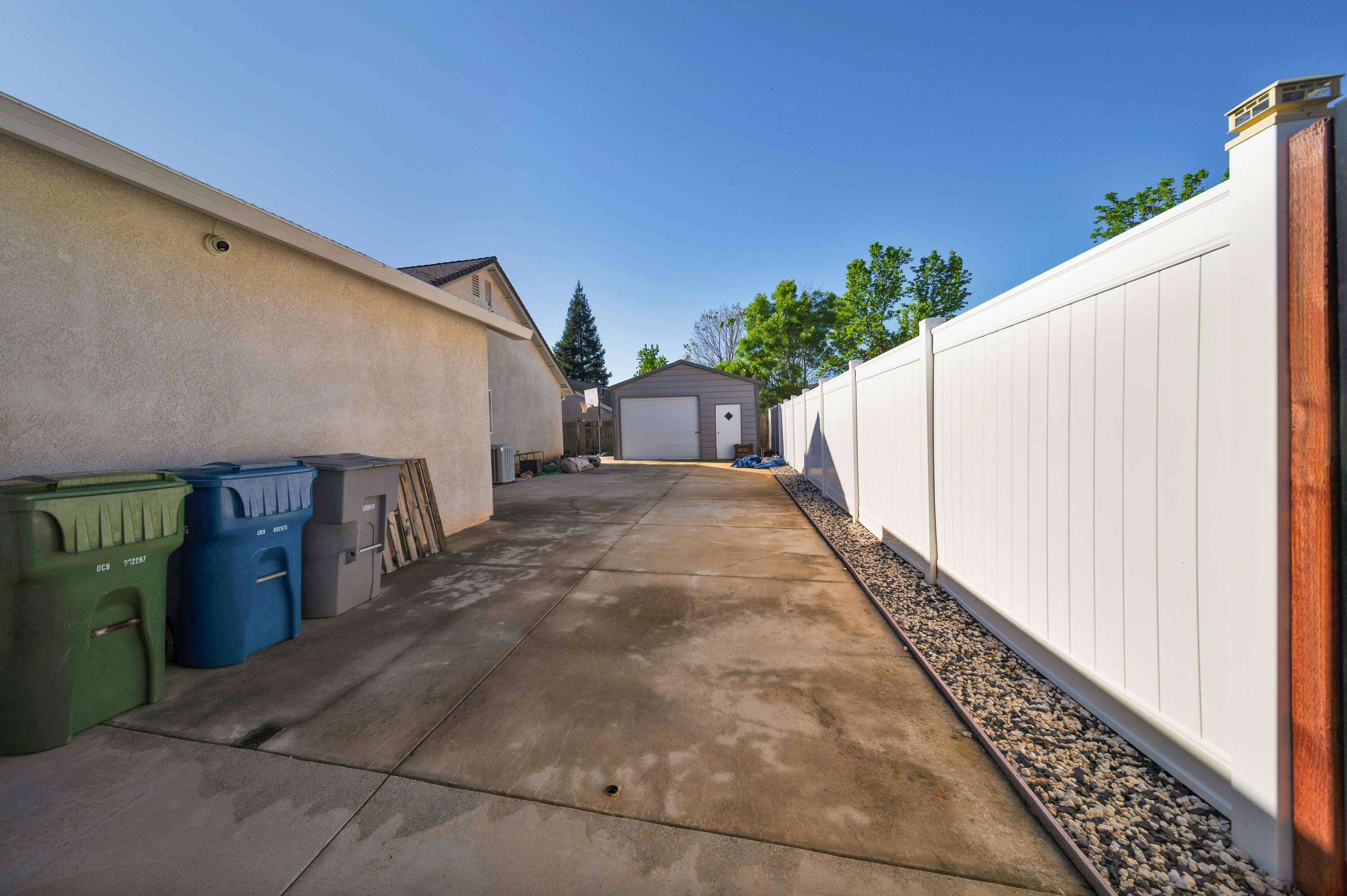 main property photo 40