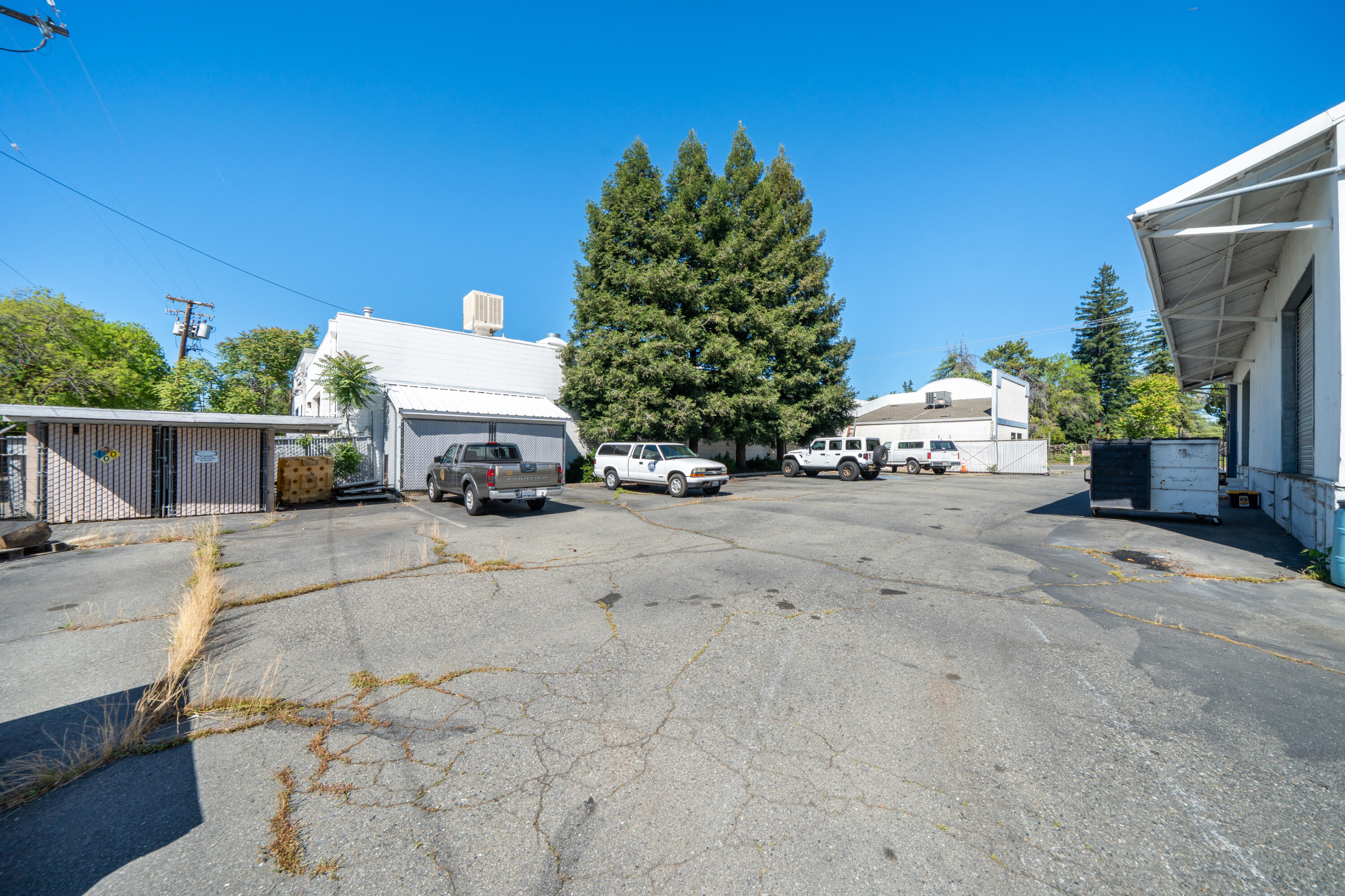 main property photo 11