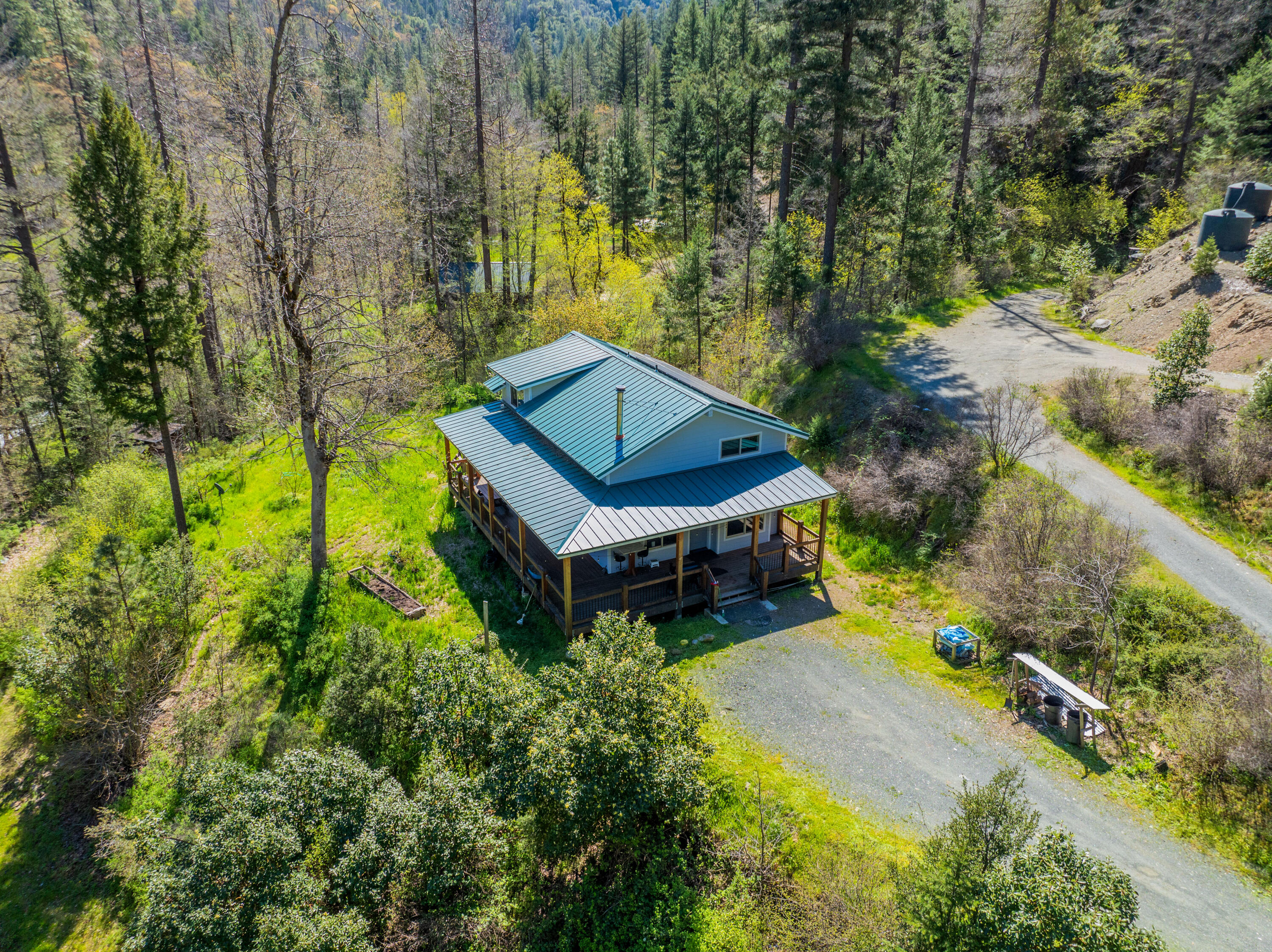 main property photo 35