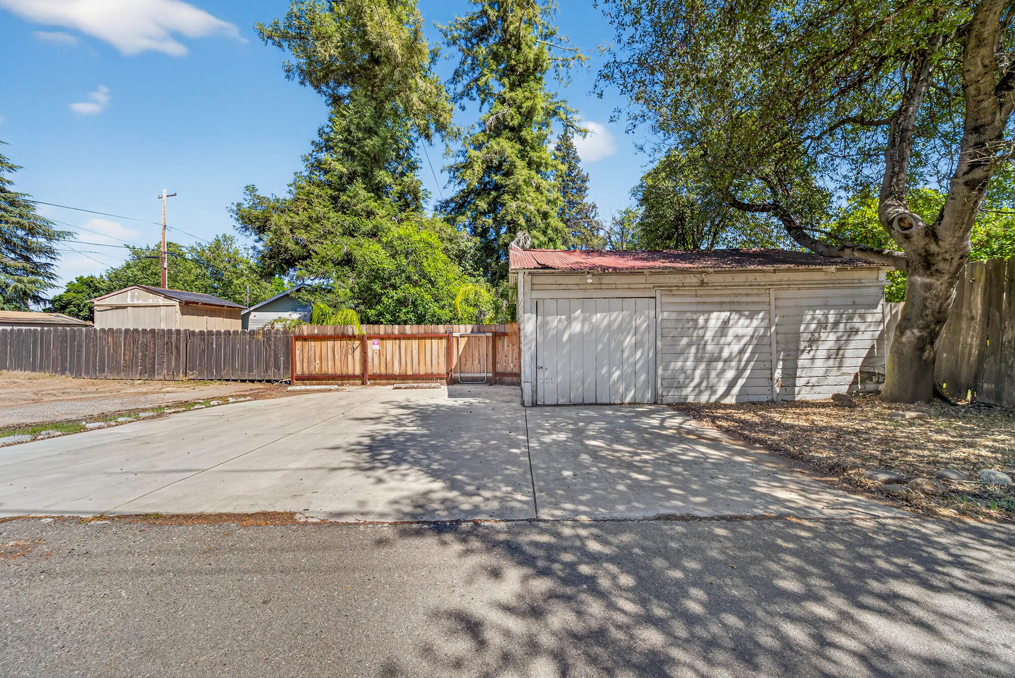 main property photo 34