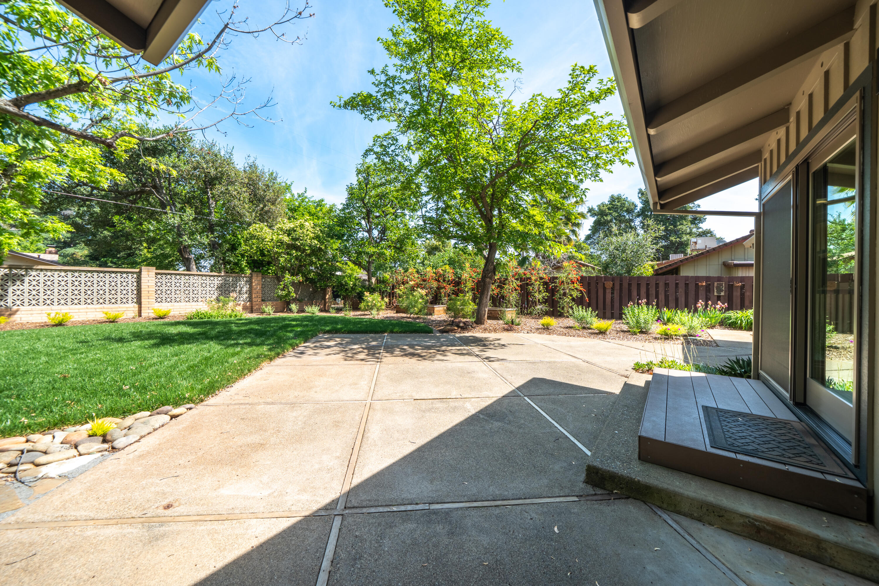main property photo 50