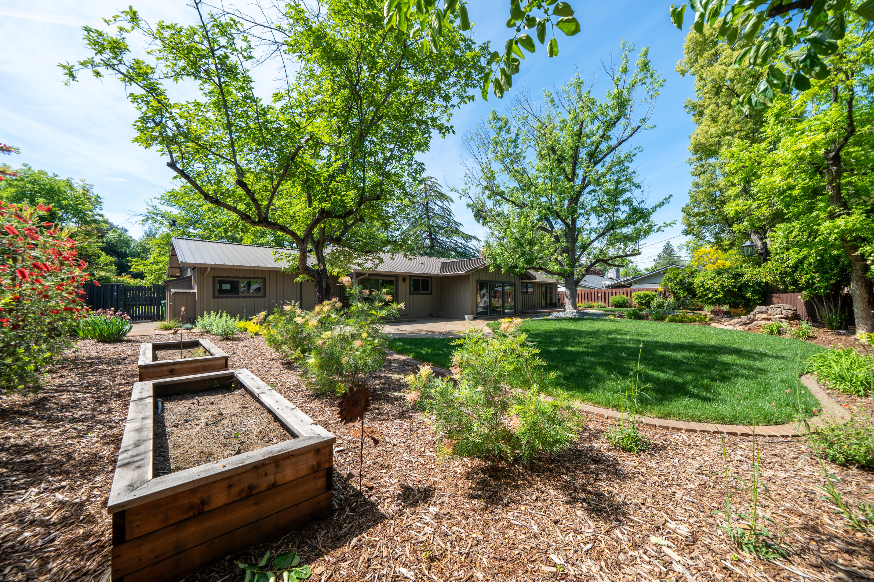 main property photo 74