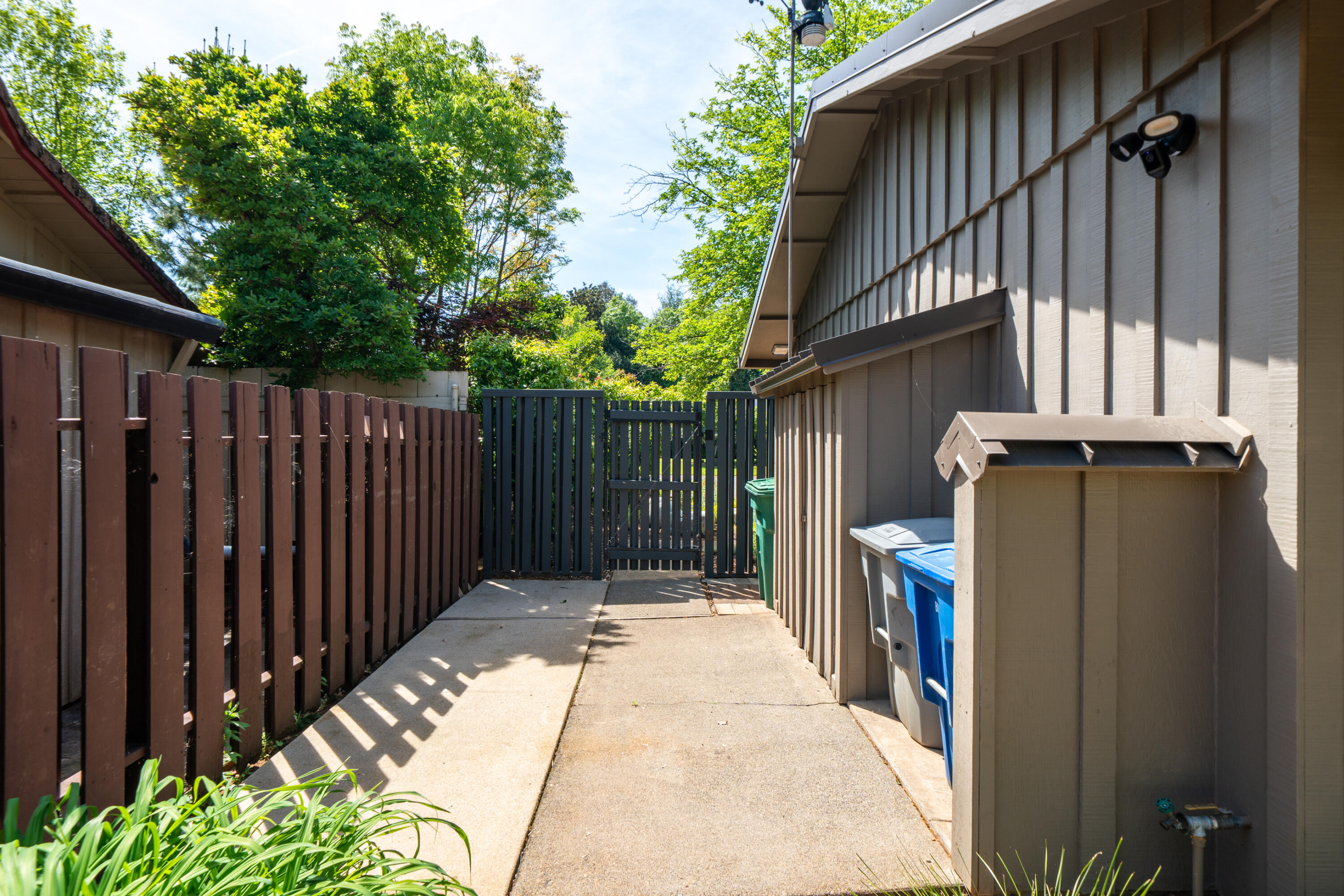 main property photo 75