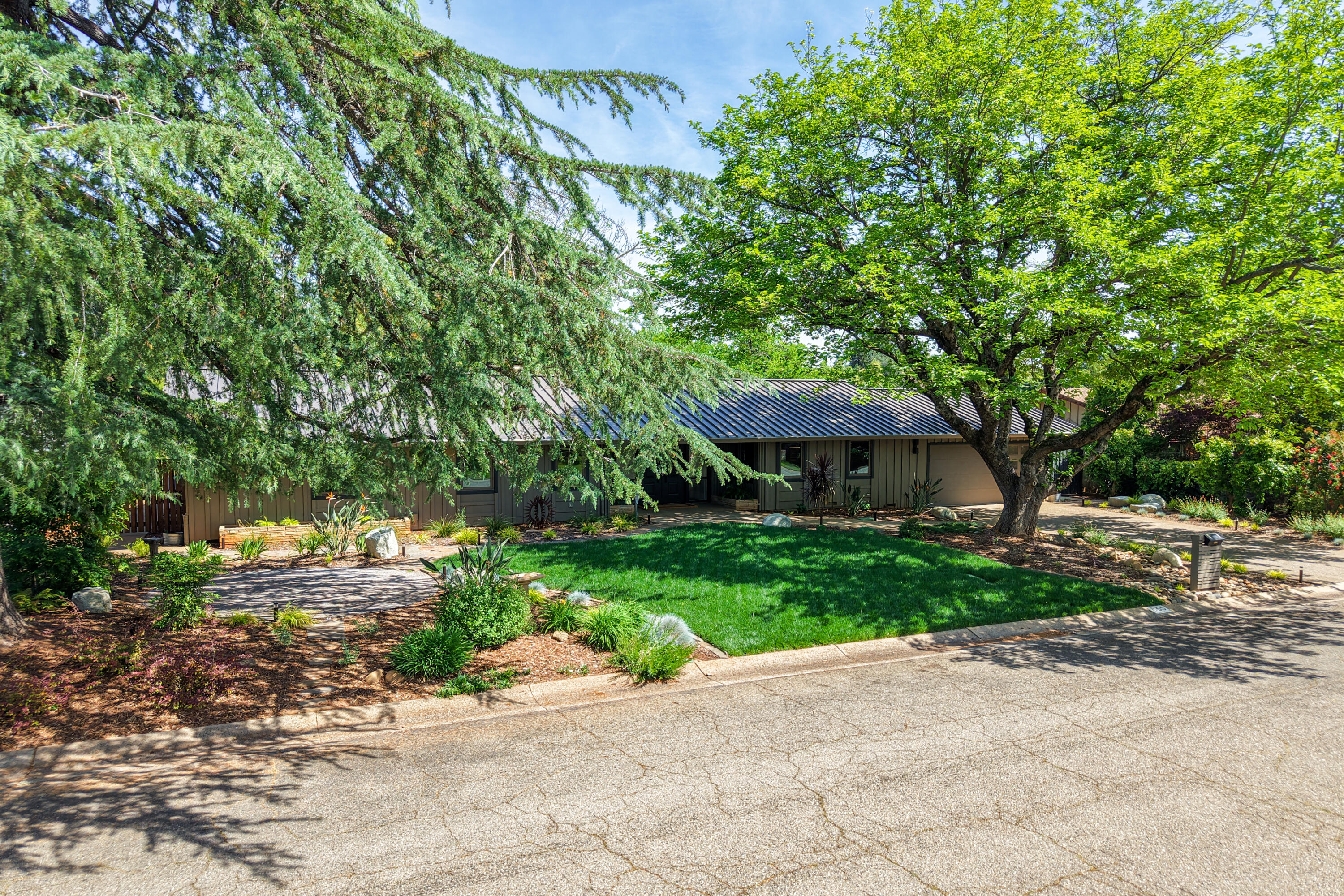 main property photo 77