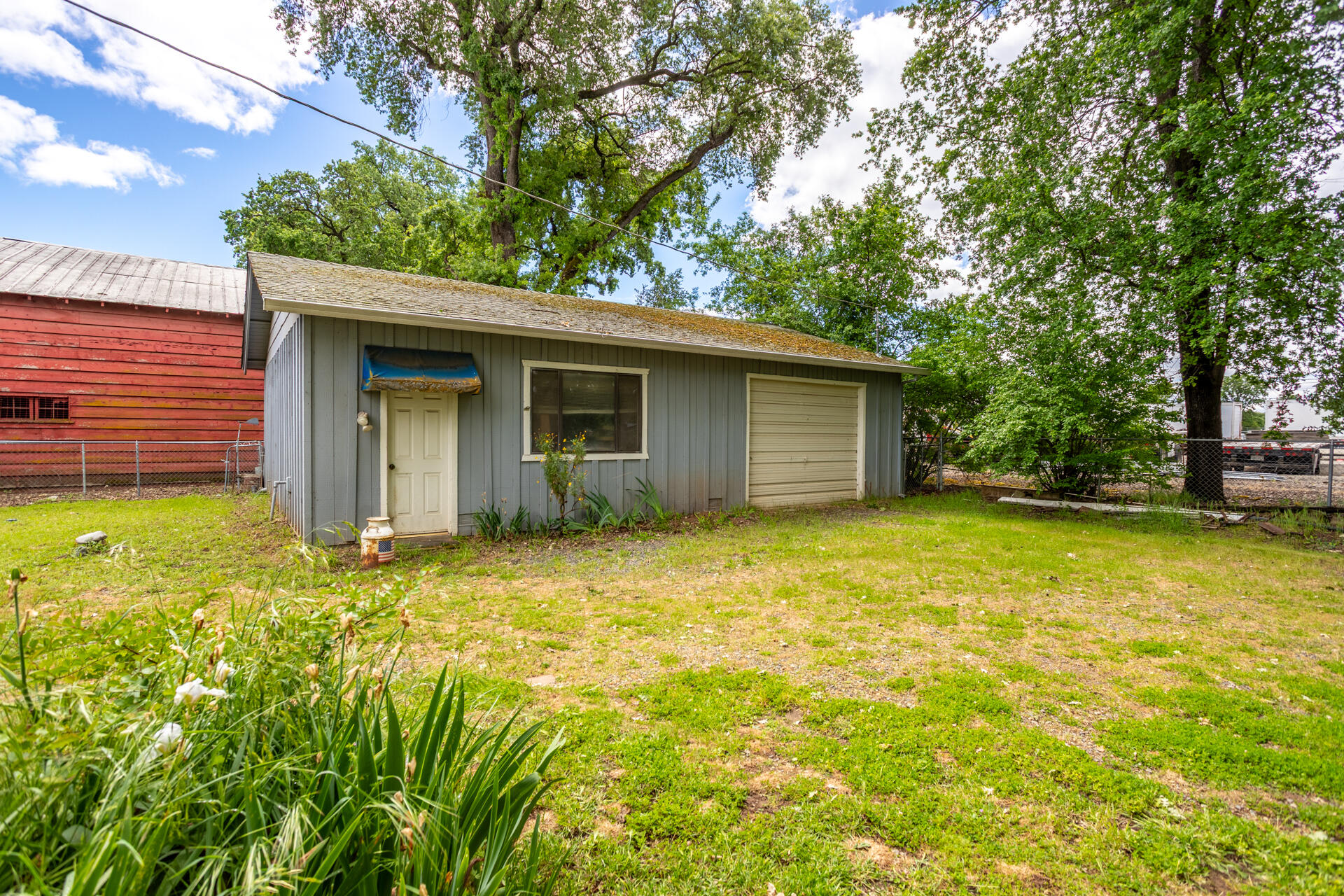 main property photo 14