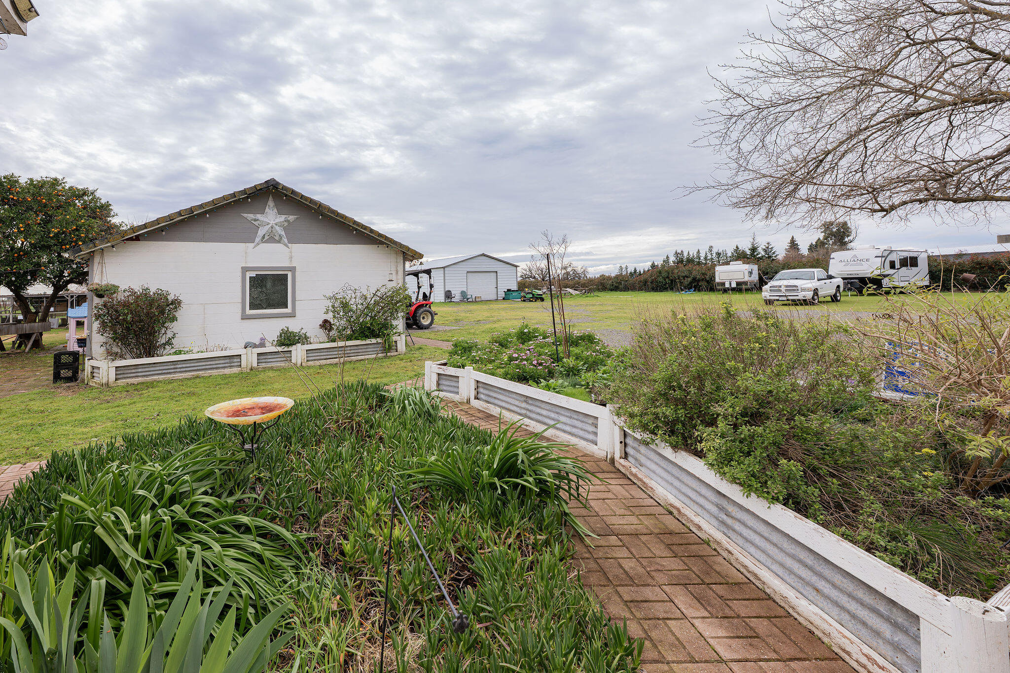 main property photo 14
