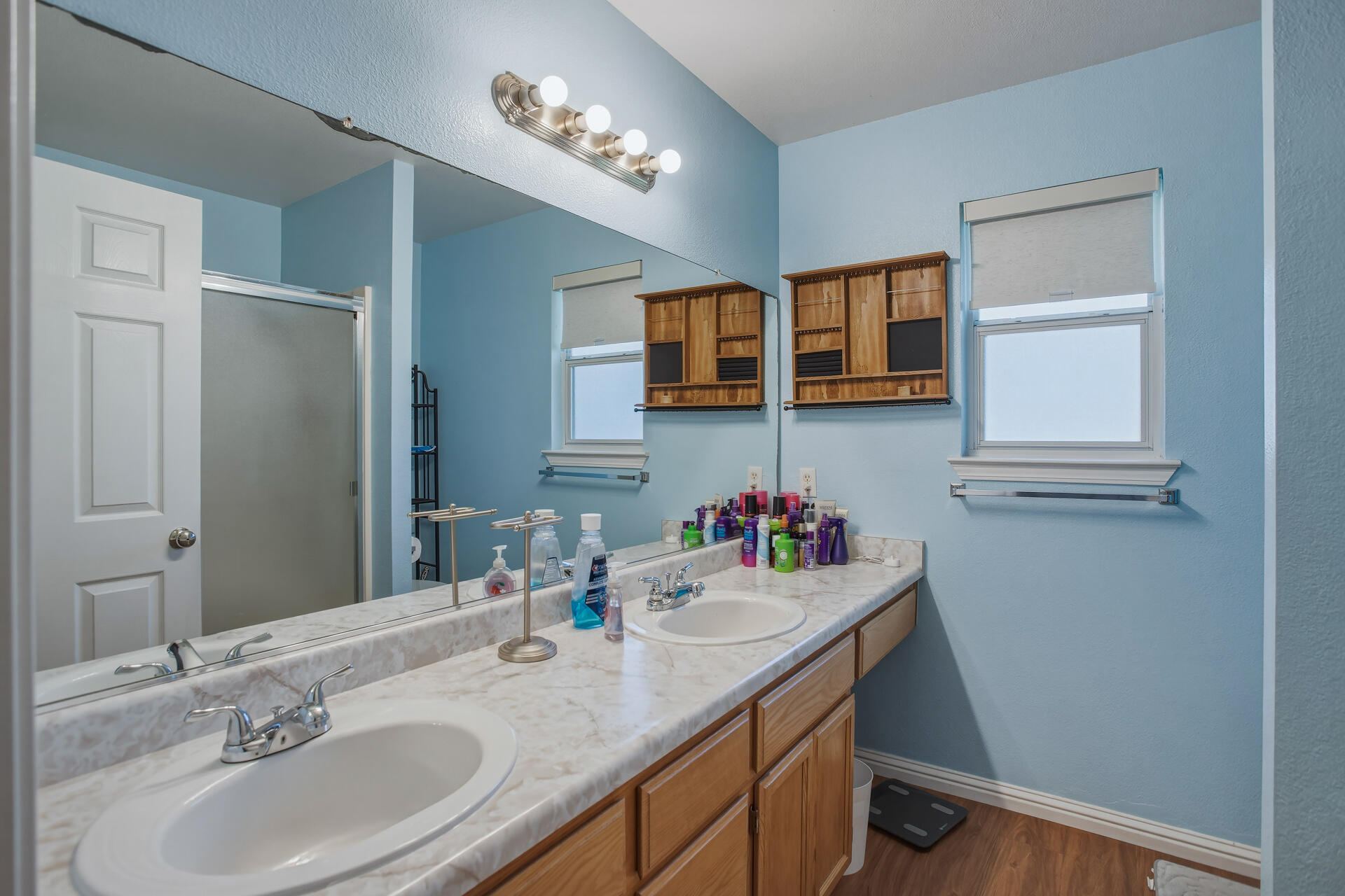 main property photo 11