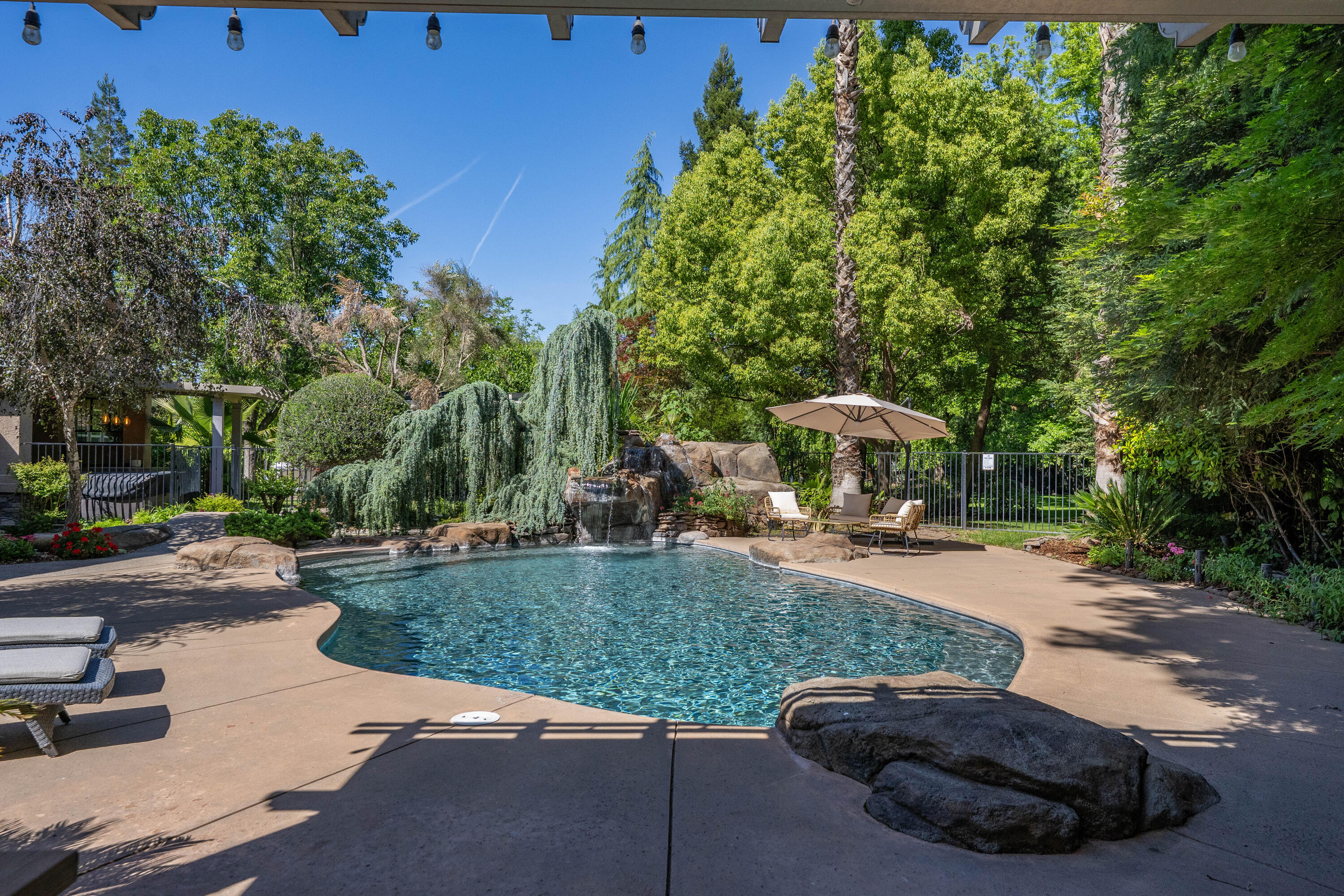 main property photo 50