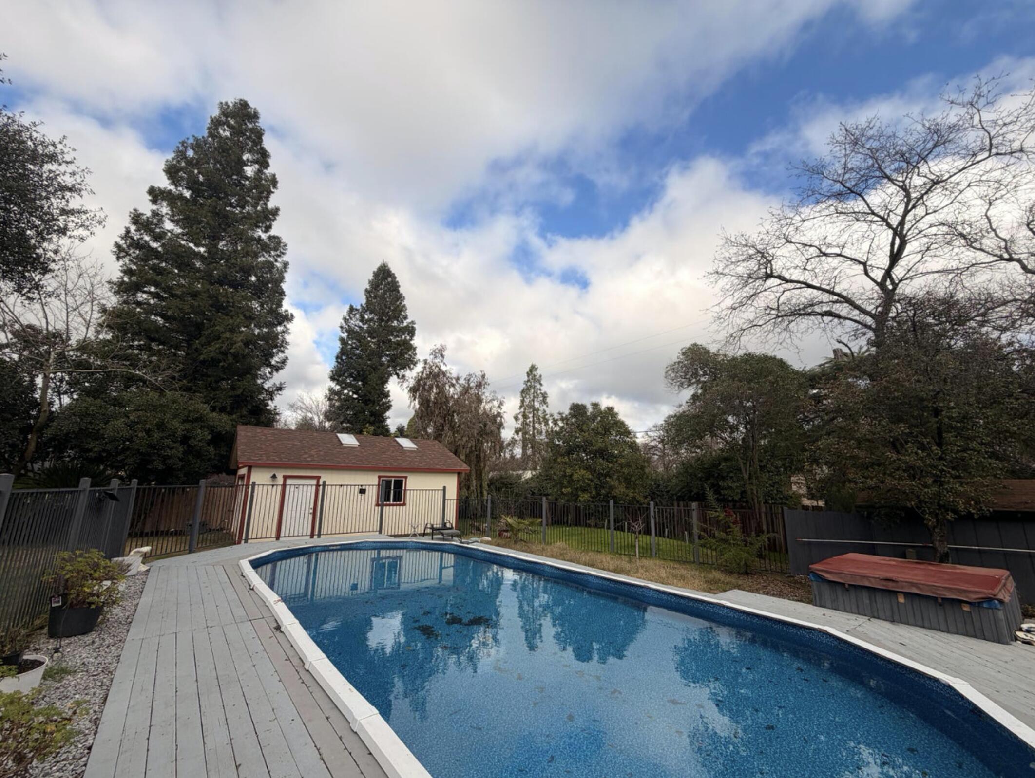 main property photo 41