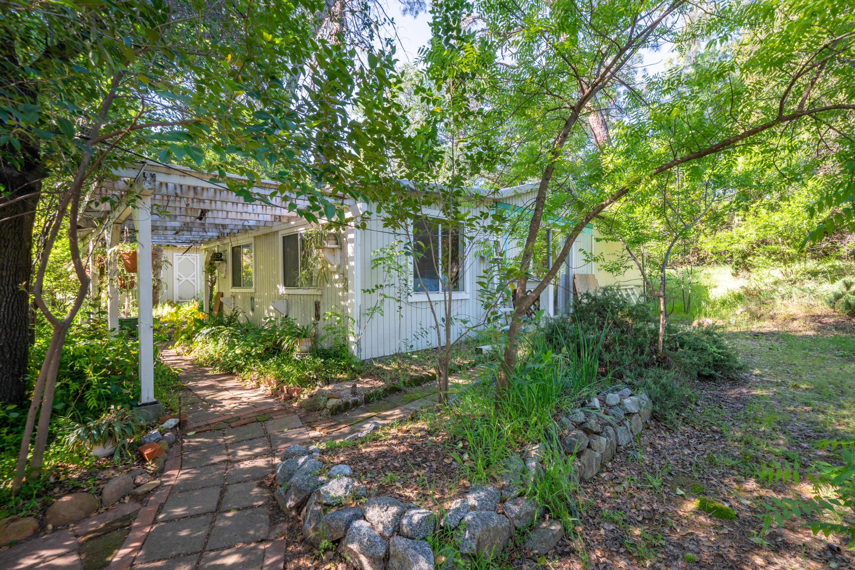 main property photo 28