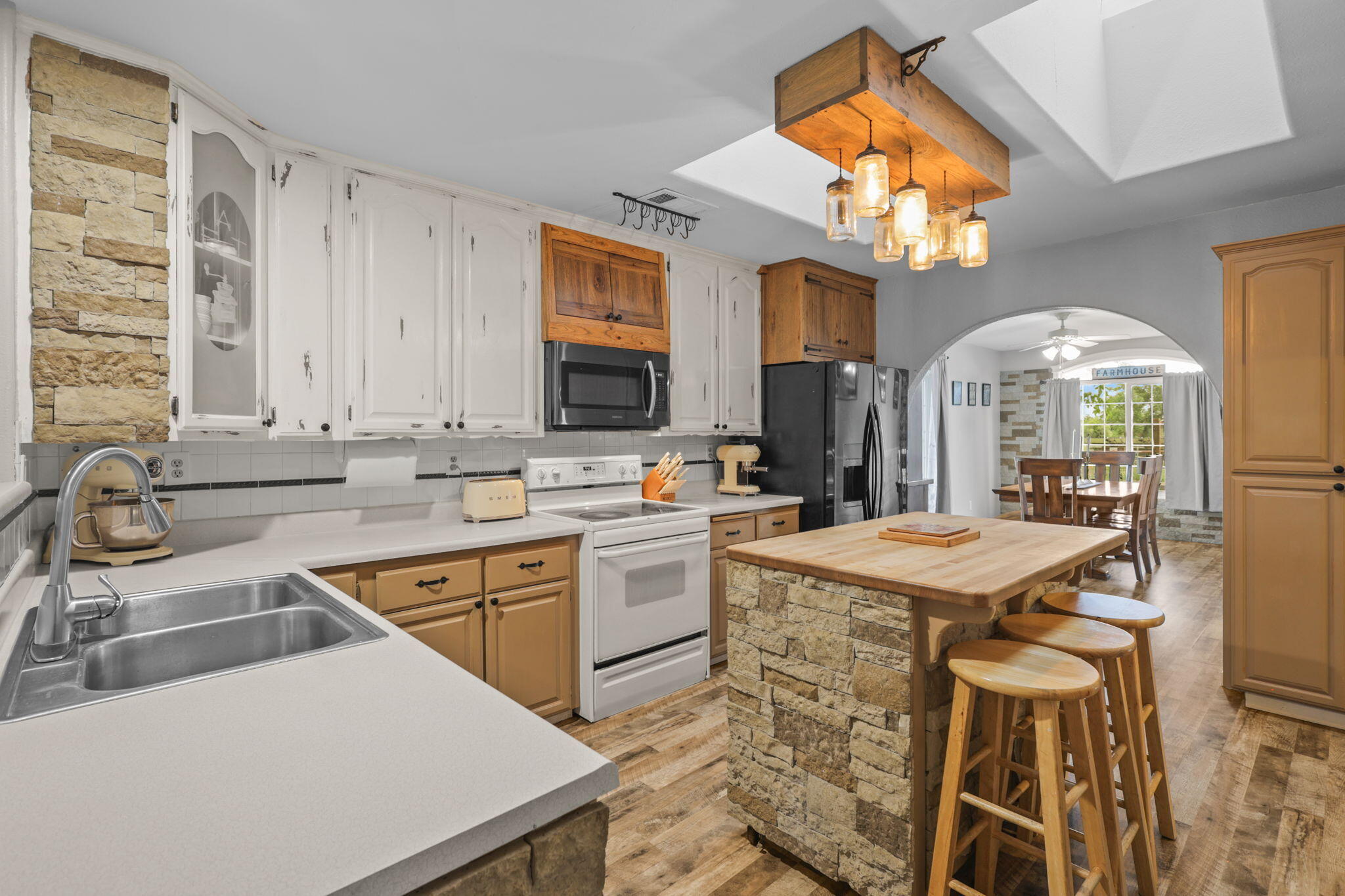 main property photo 12