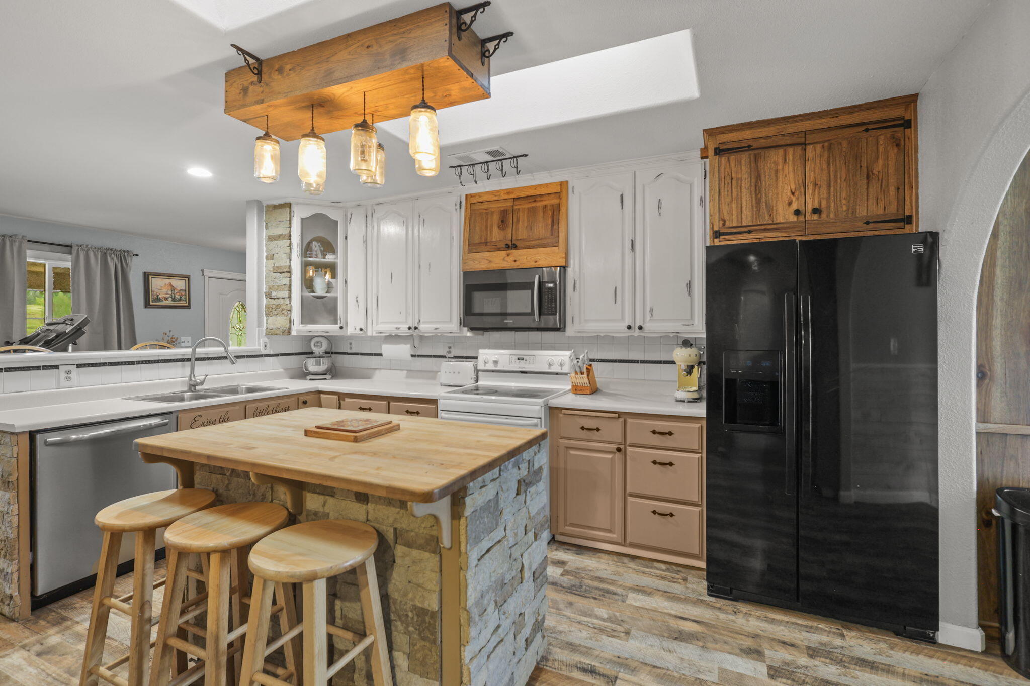 main property photo 14