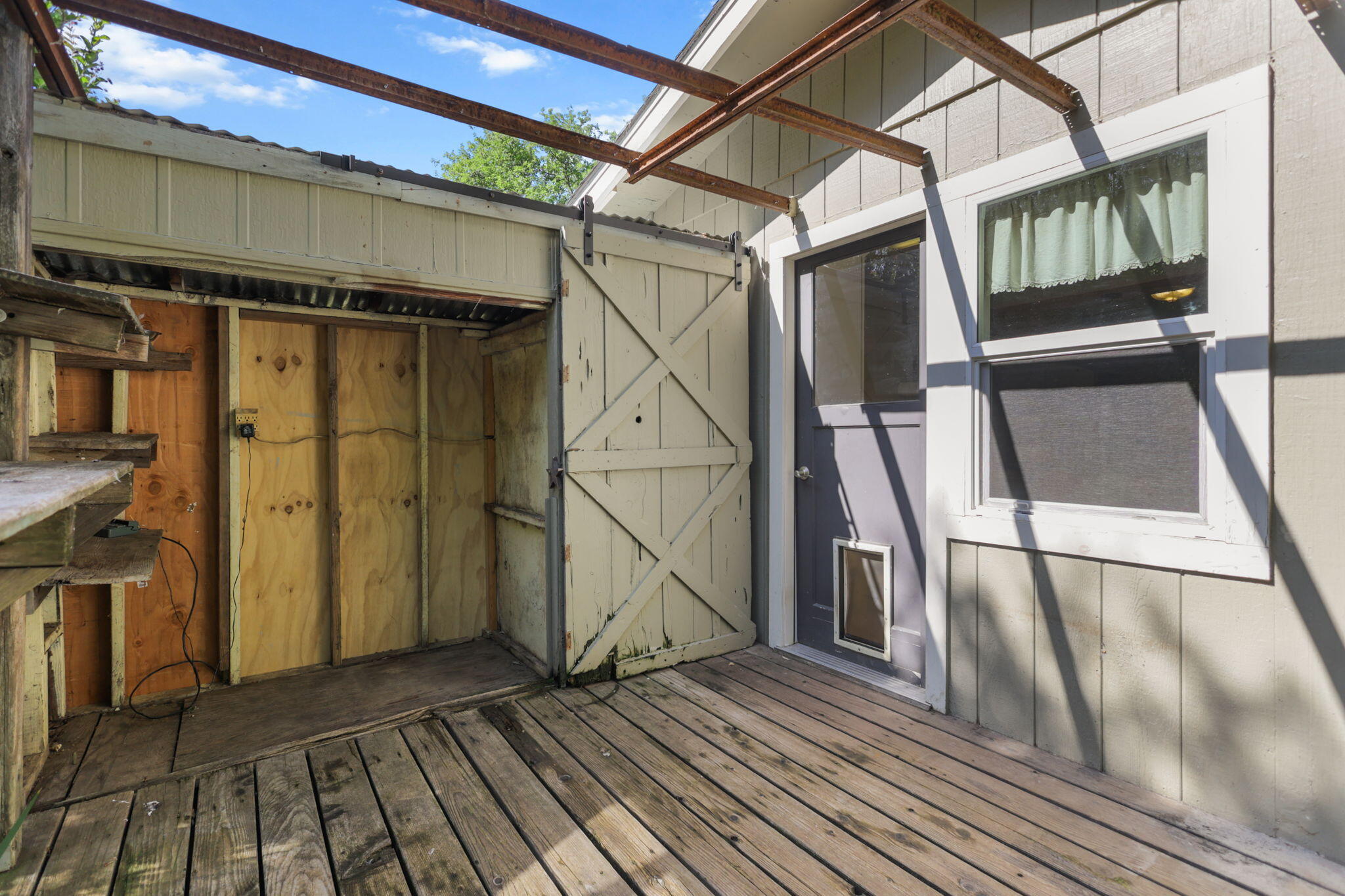 main property photo 33
