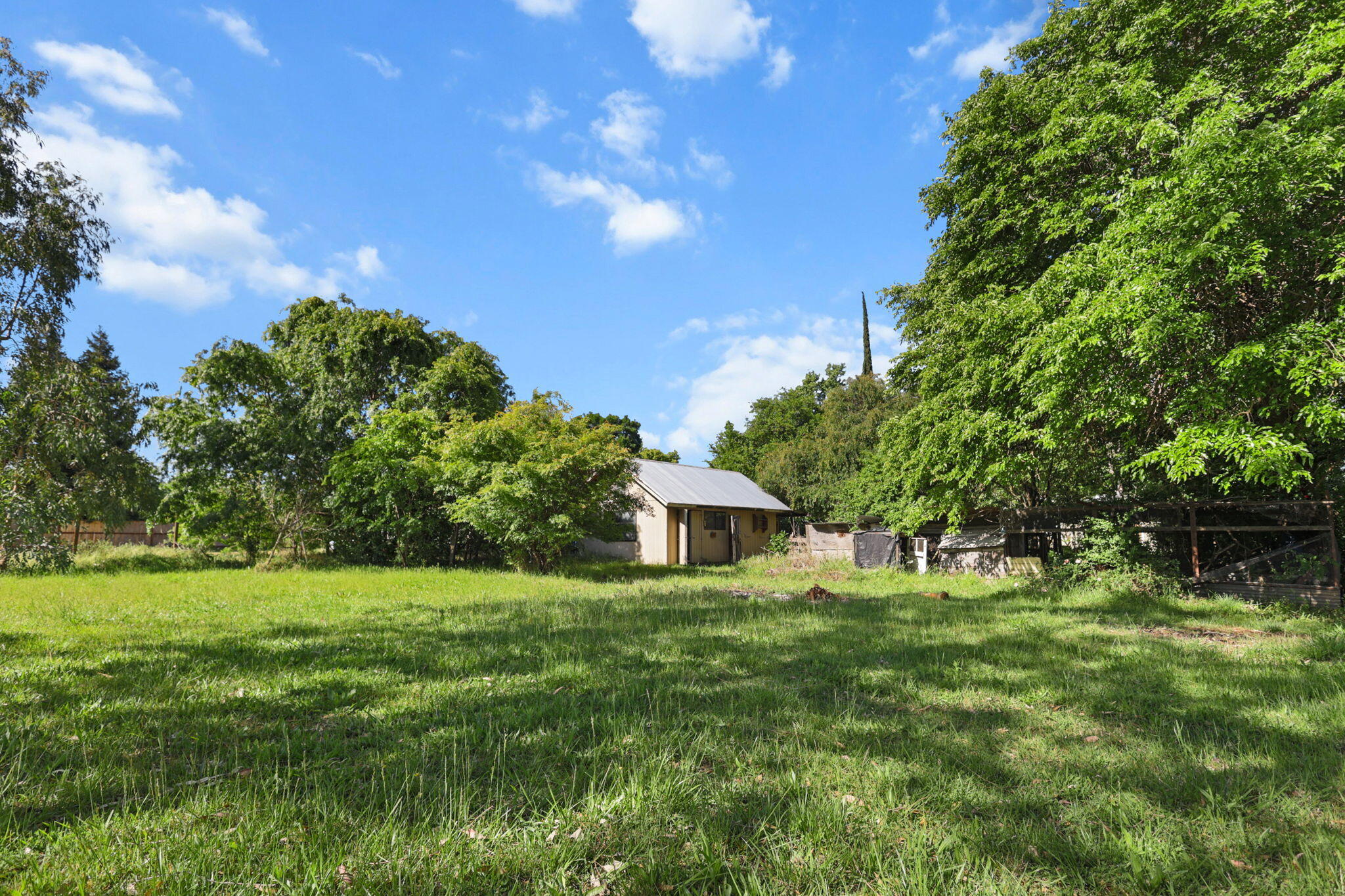 main property photo 40