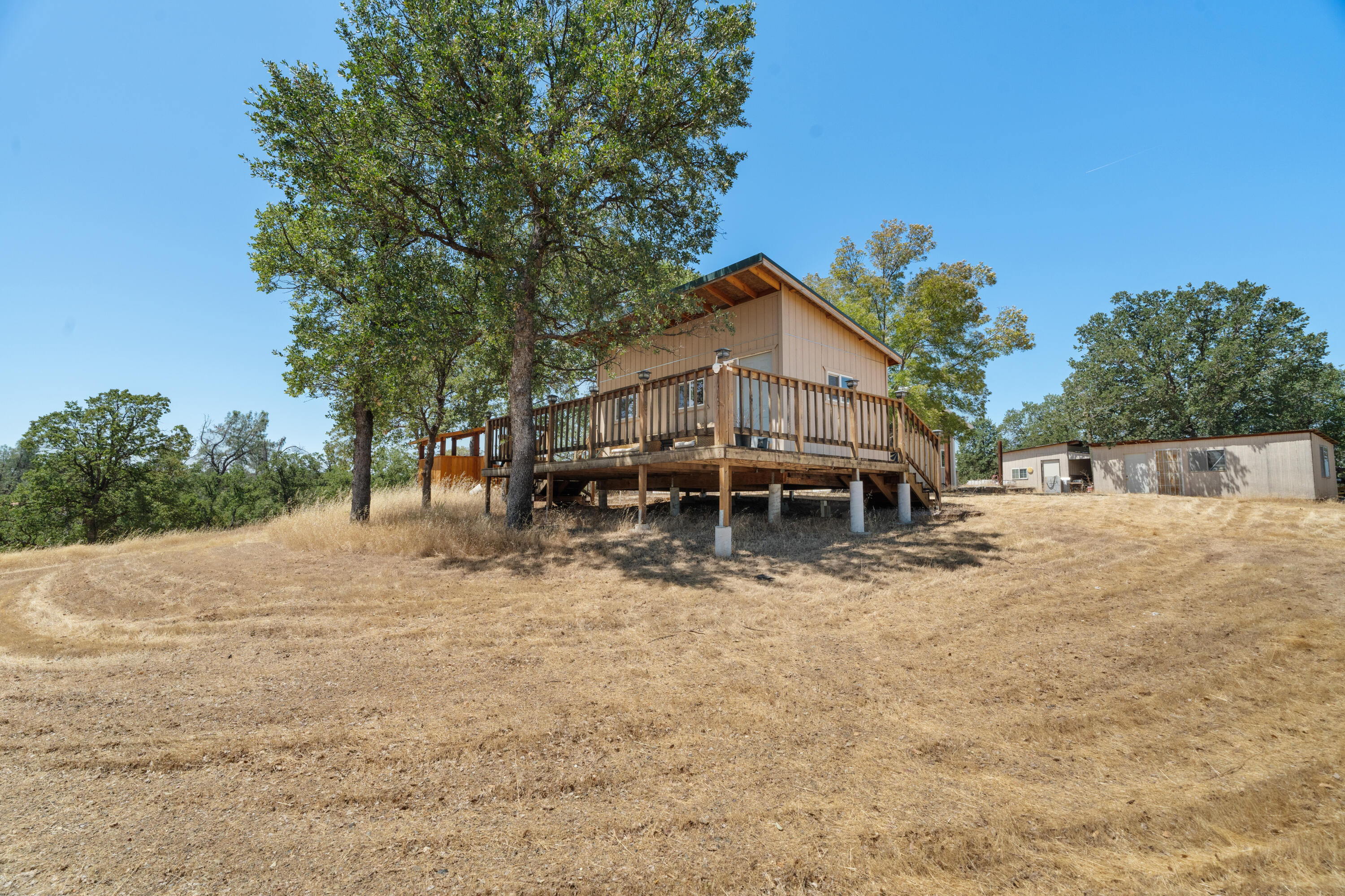 main property photo 16