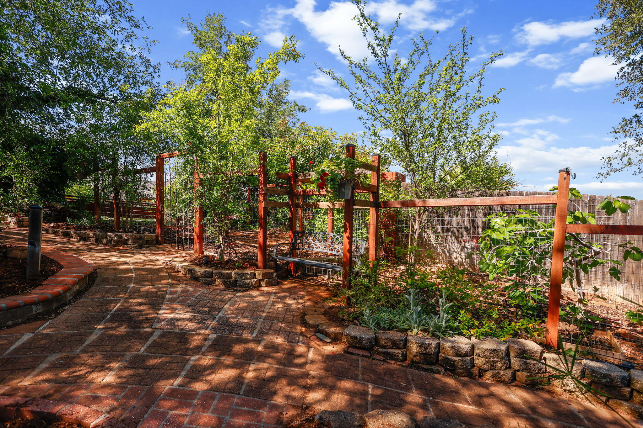 main property photo 25