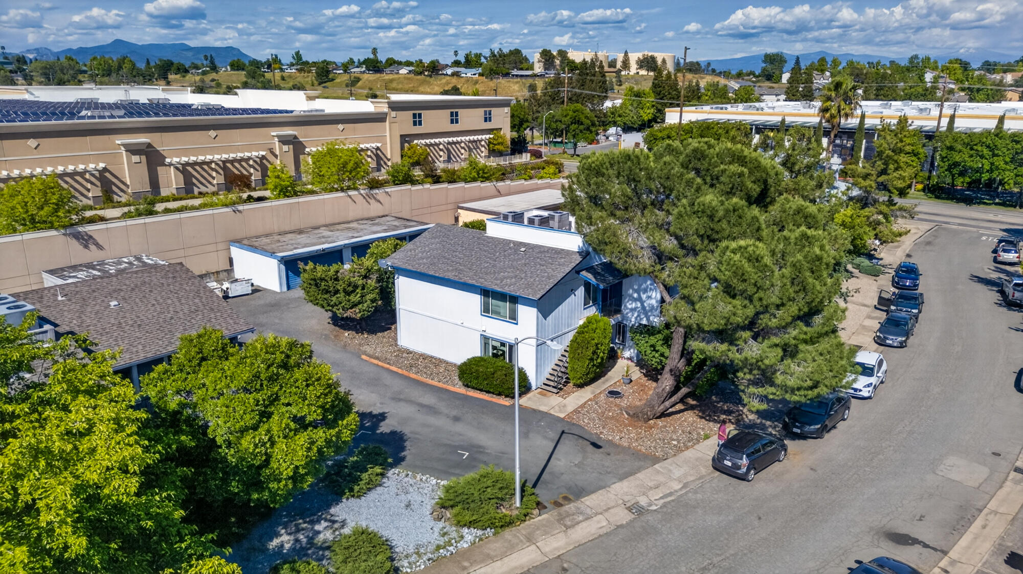 main property photo 23