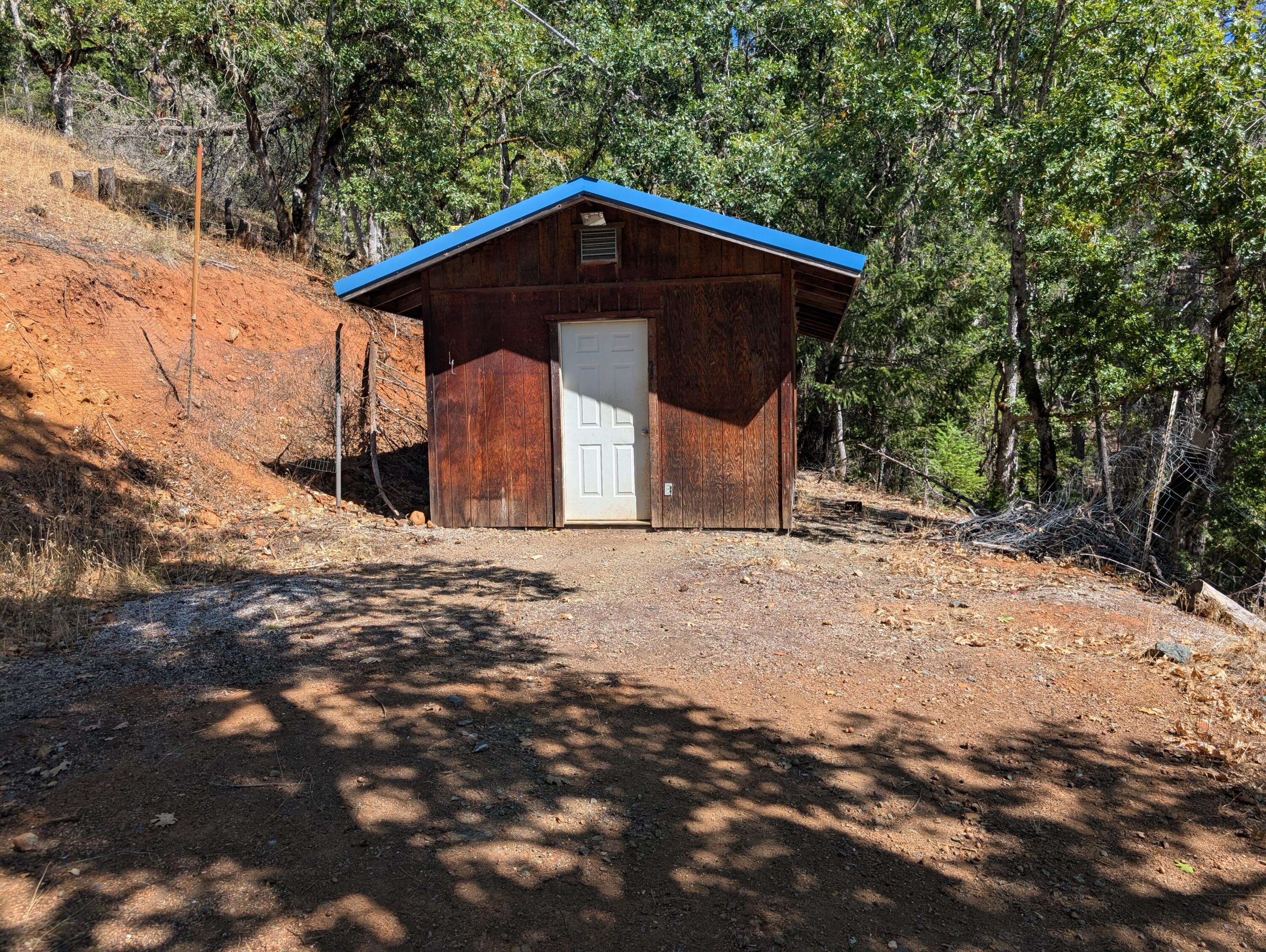 main property photo 41
