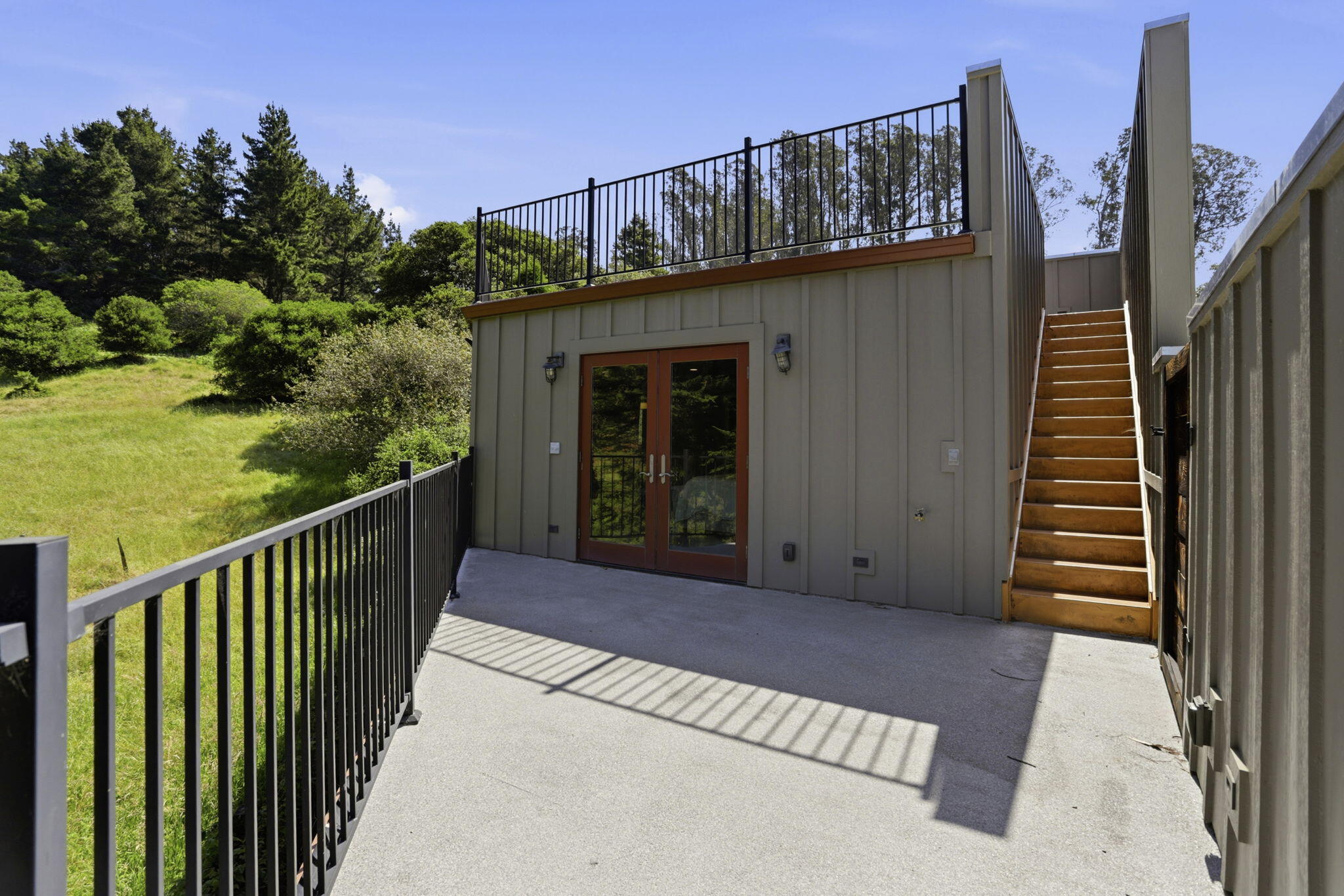 main property photo 39