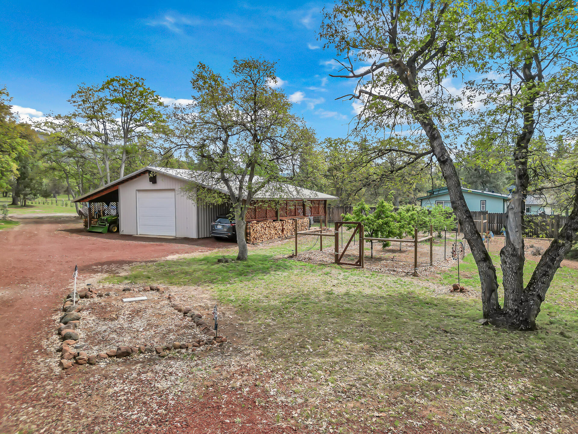 main property photo 2