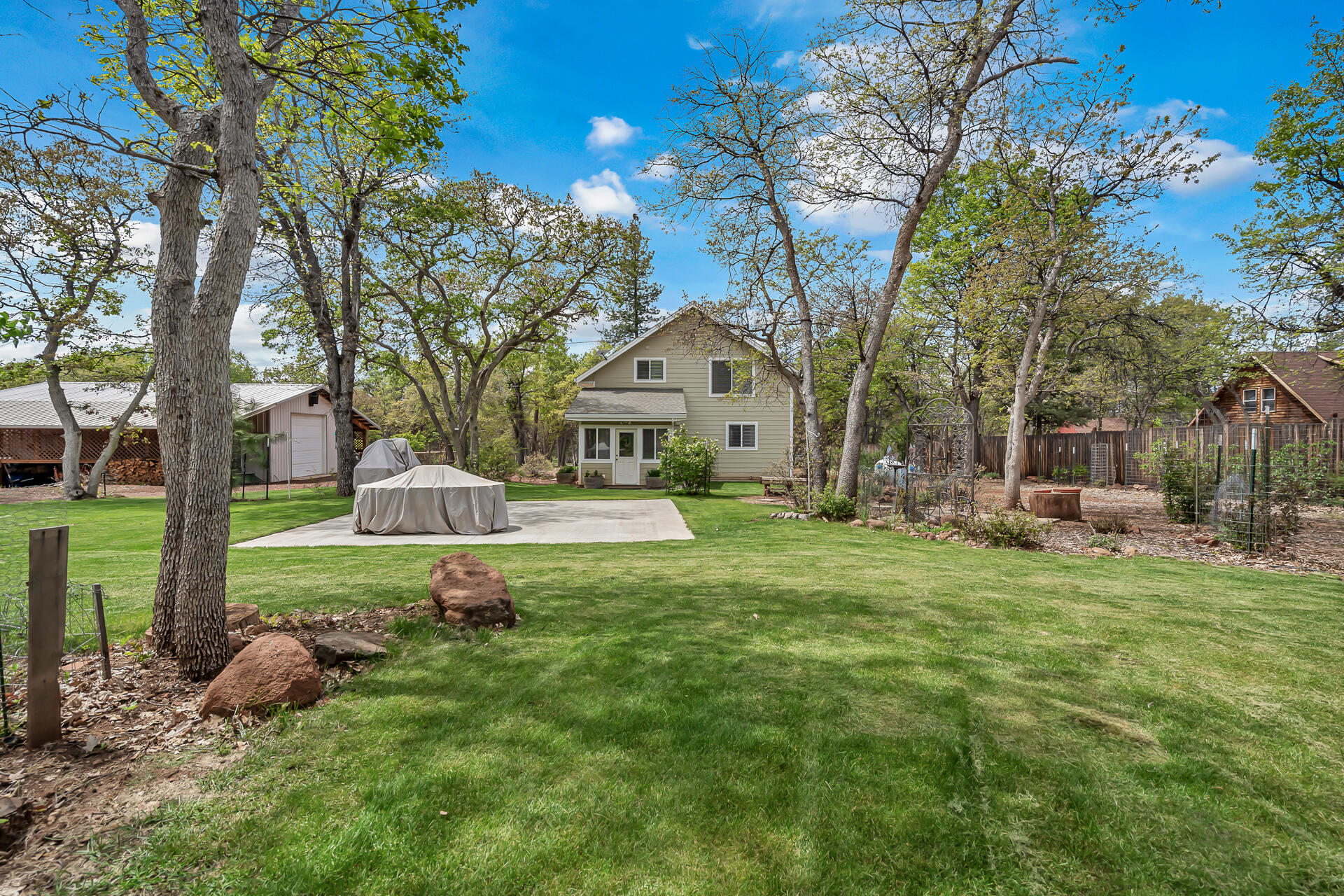 main property photo 40