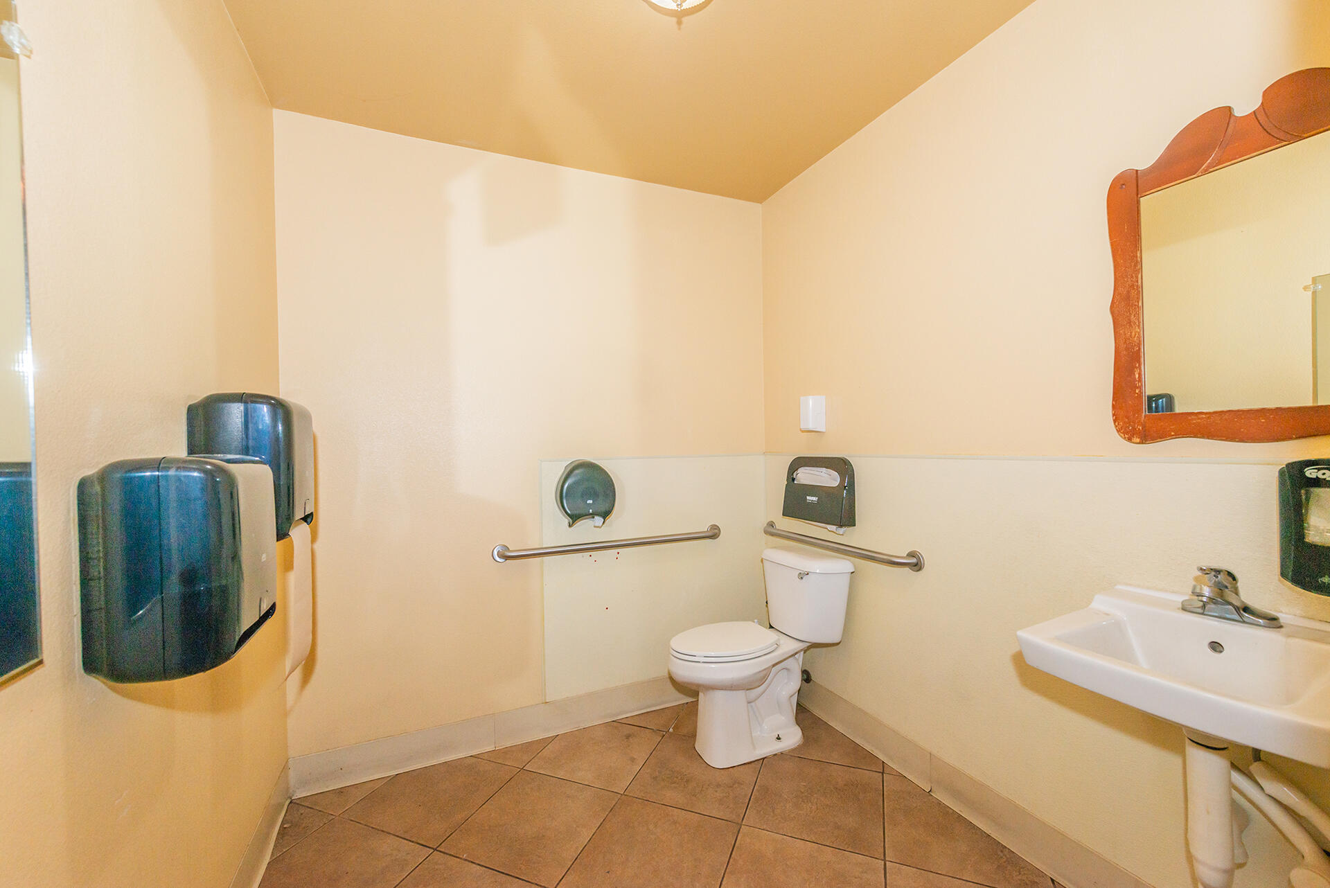 main property photo 32