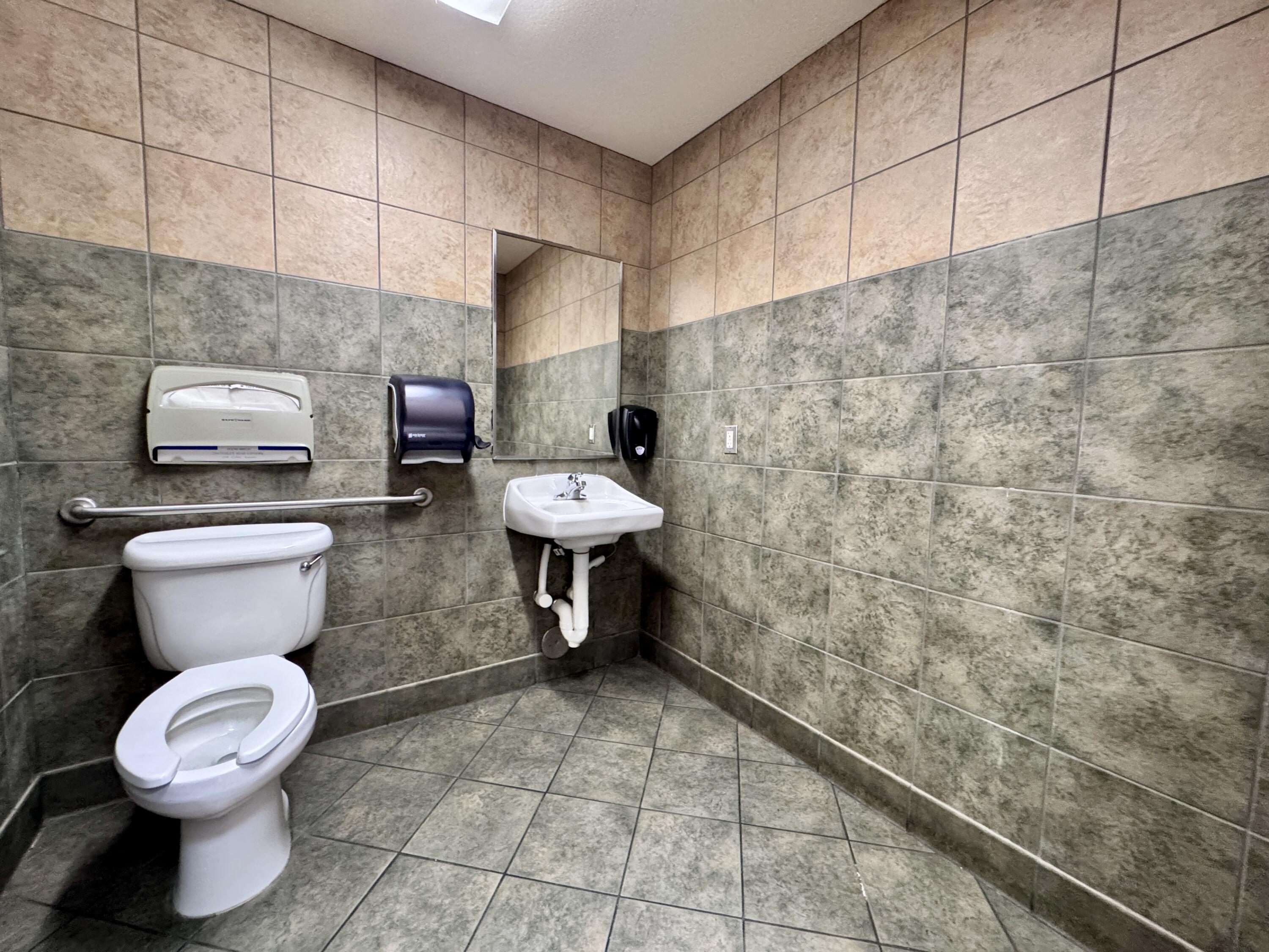 main property photo 9