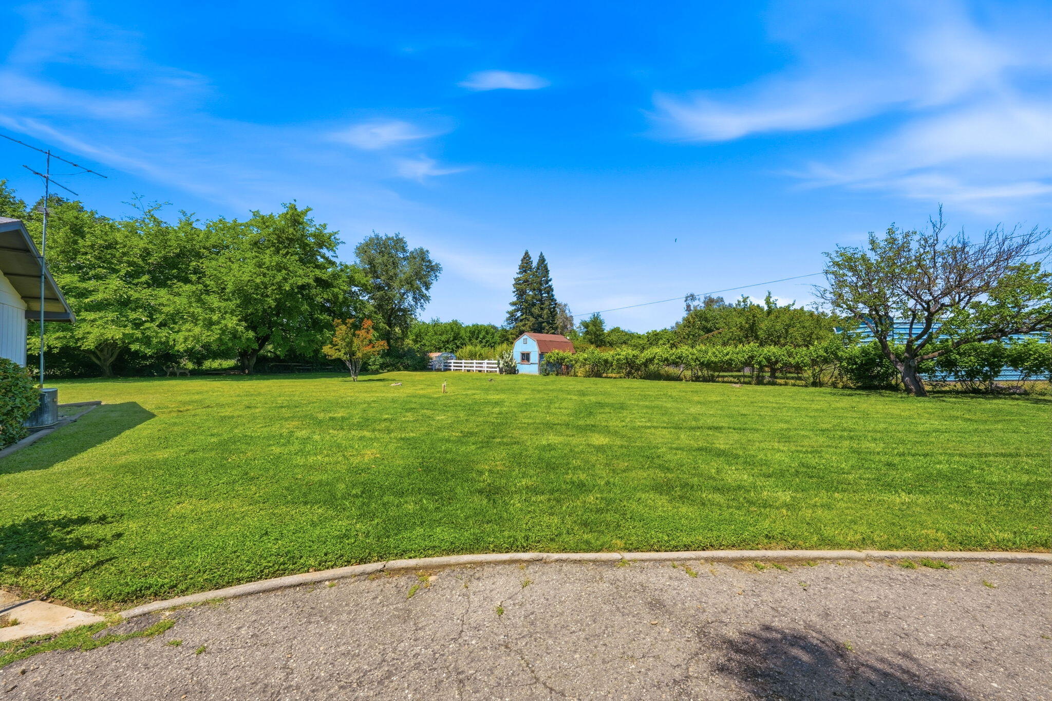 main property photo 40