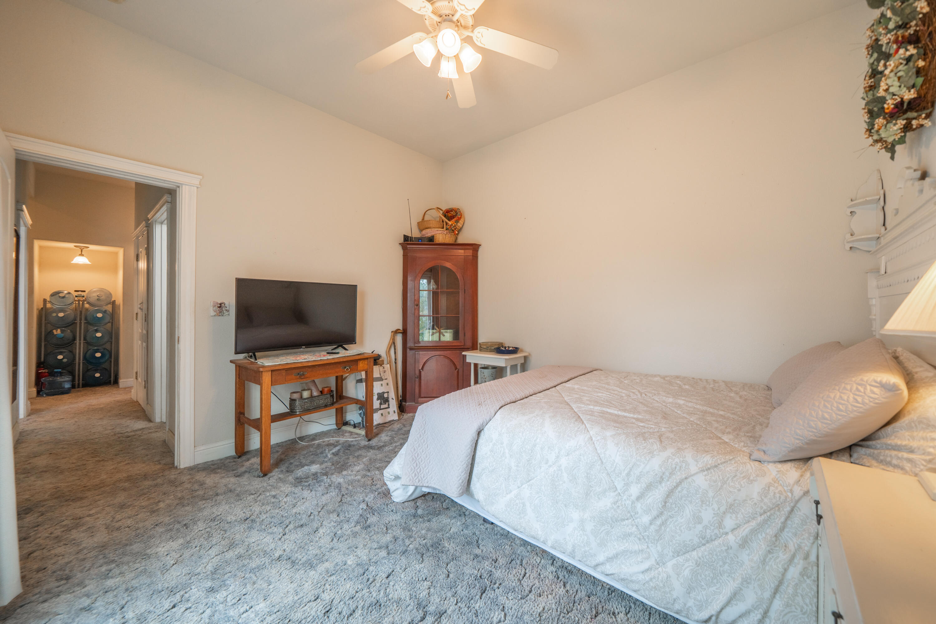main property photo 44