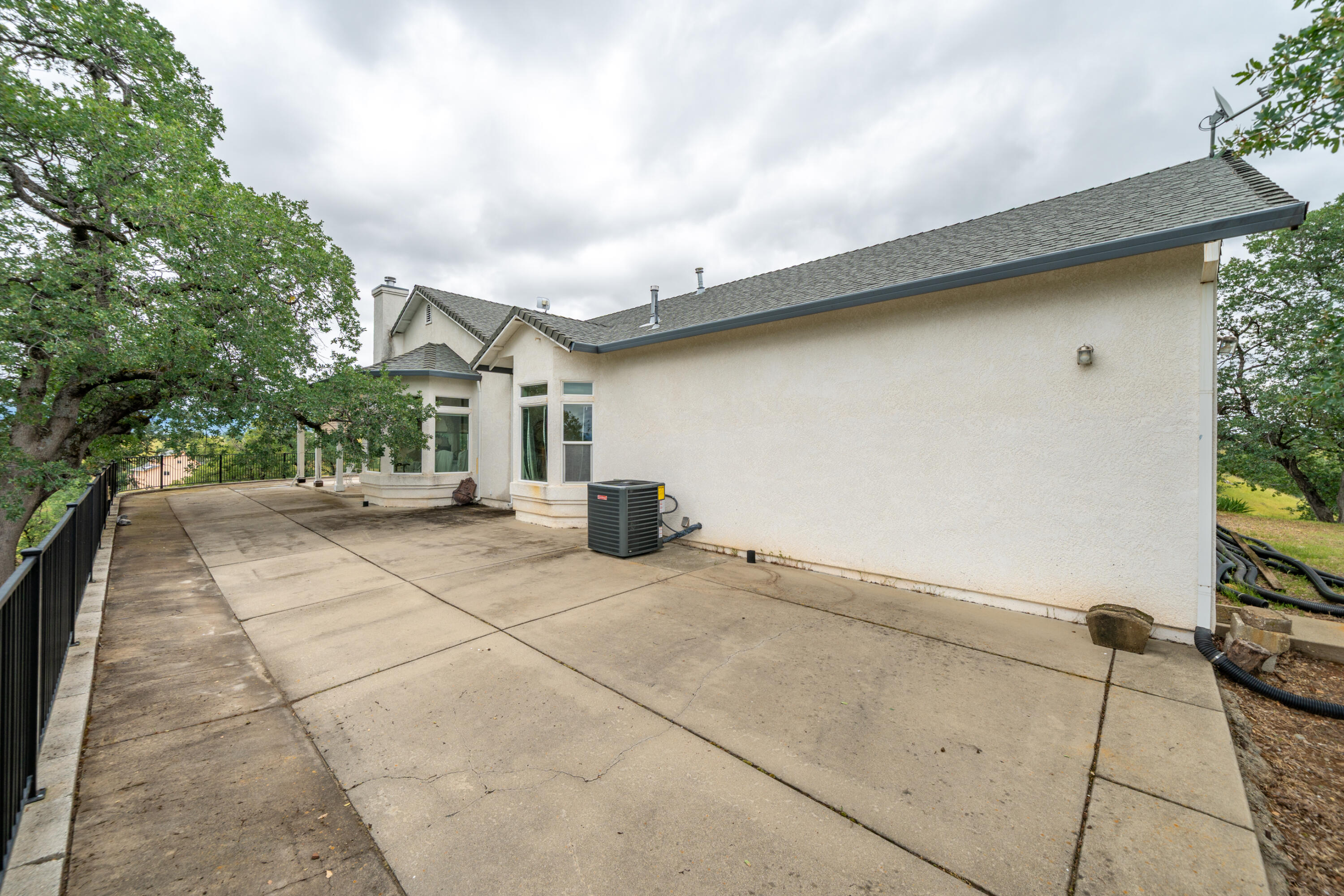main property photo 50
