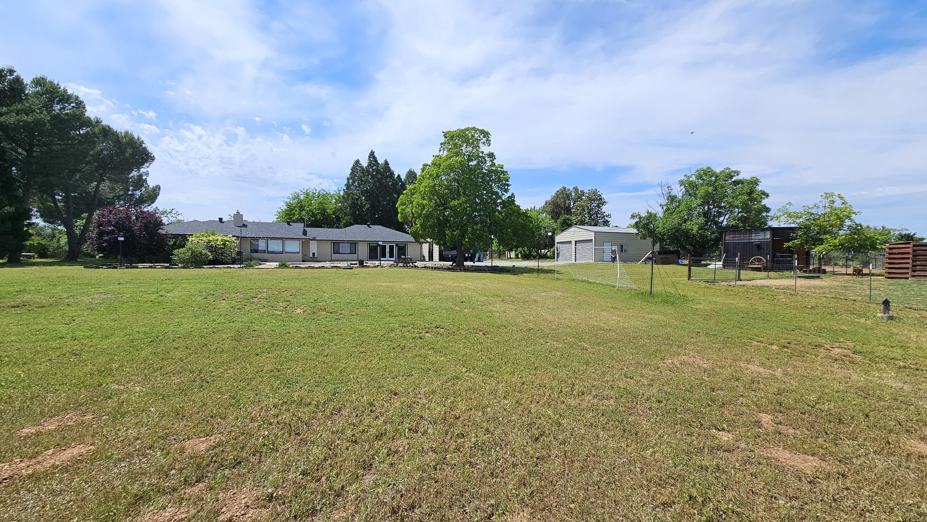 main property photo 28
