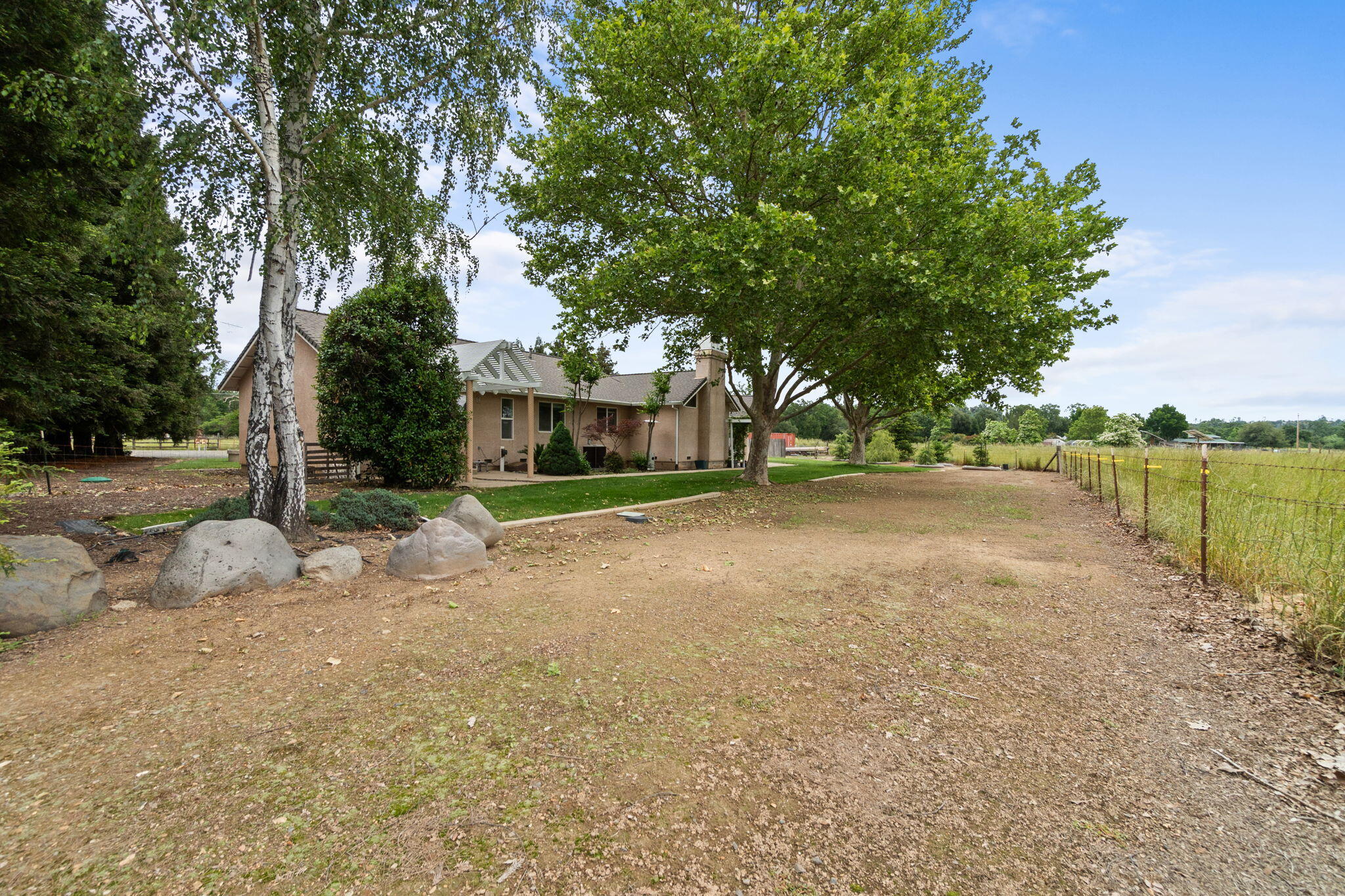 main property photo 40