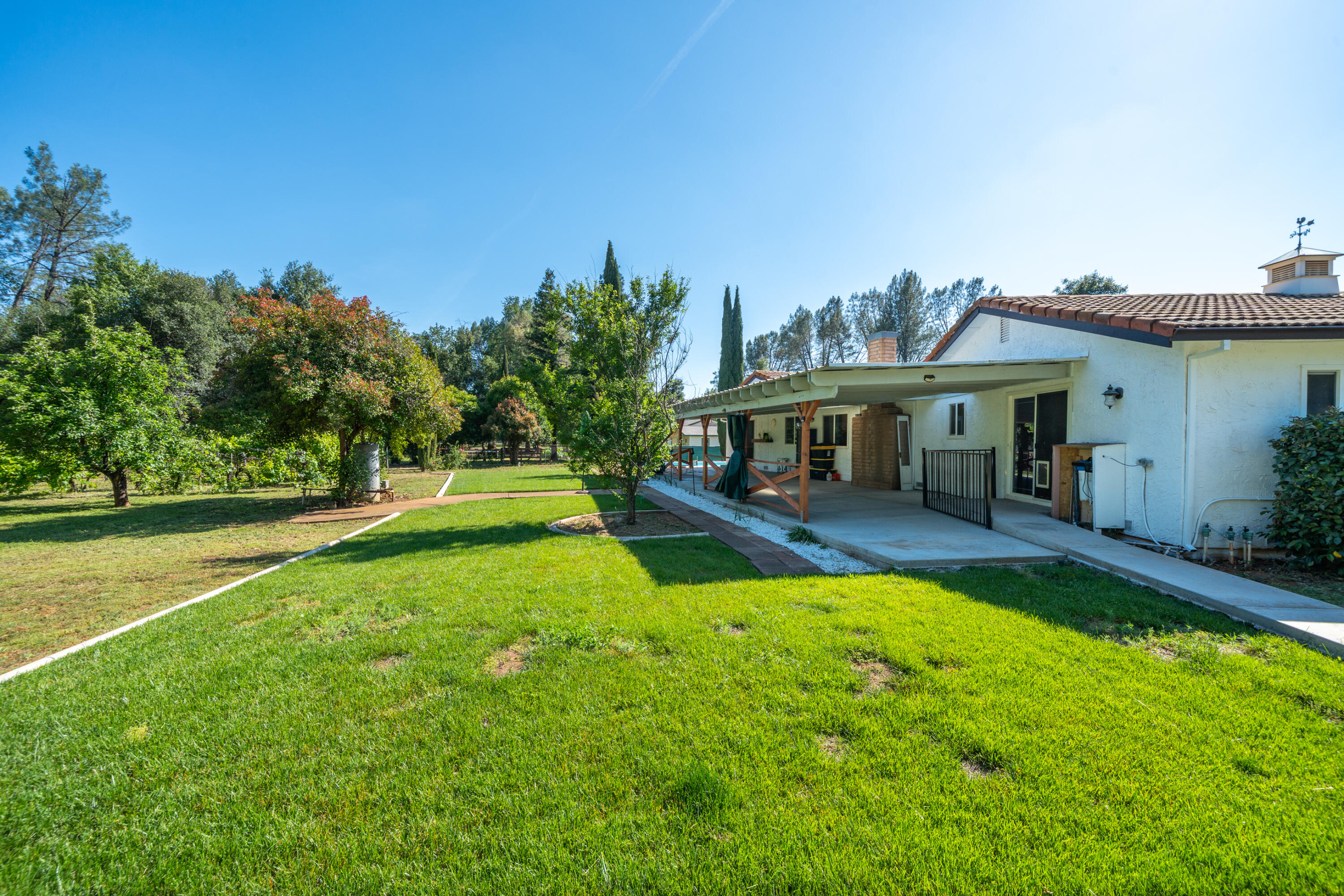 main property photo 45