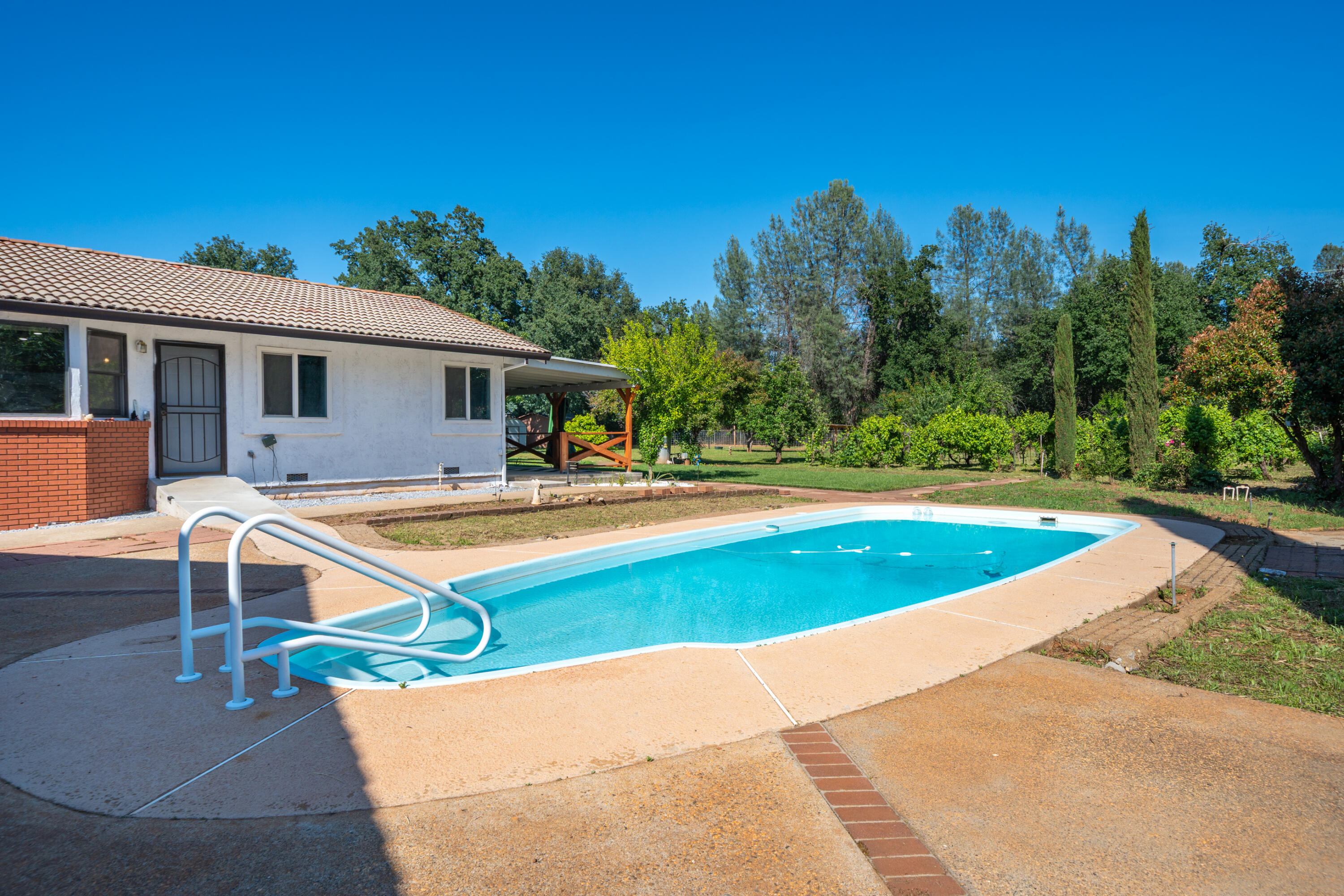 main property photo 49