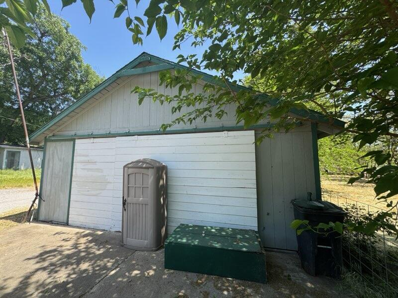main property photo 37