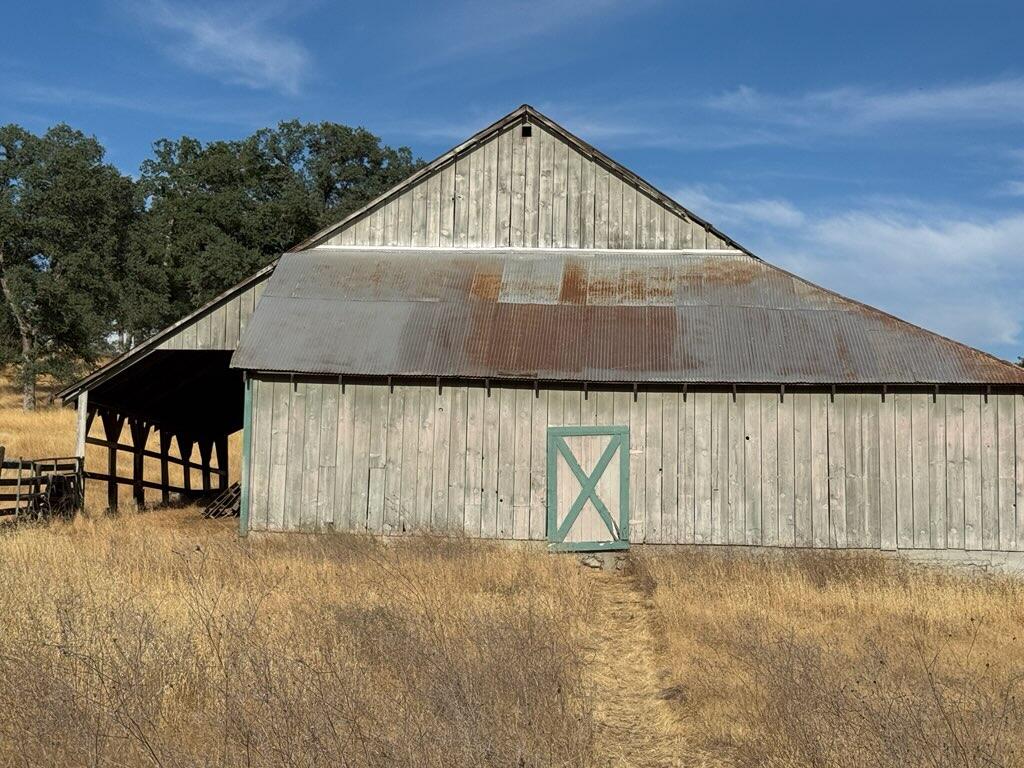main property photo 38