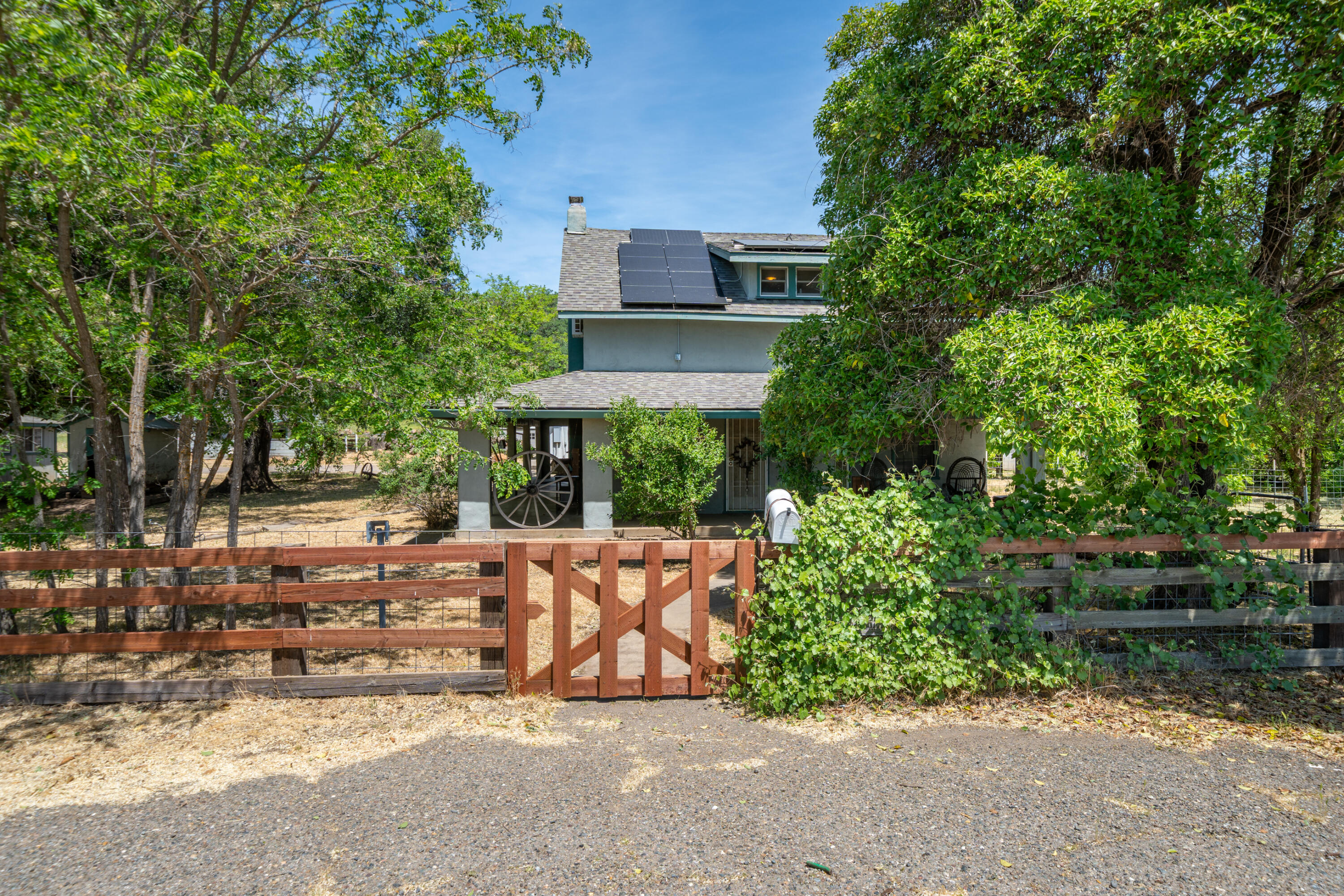 main property photo 6