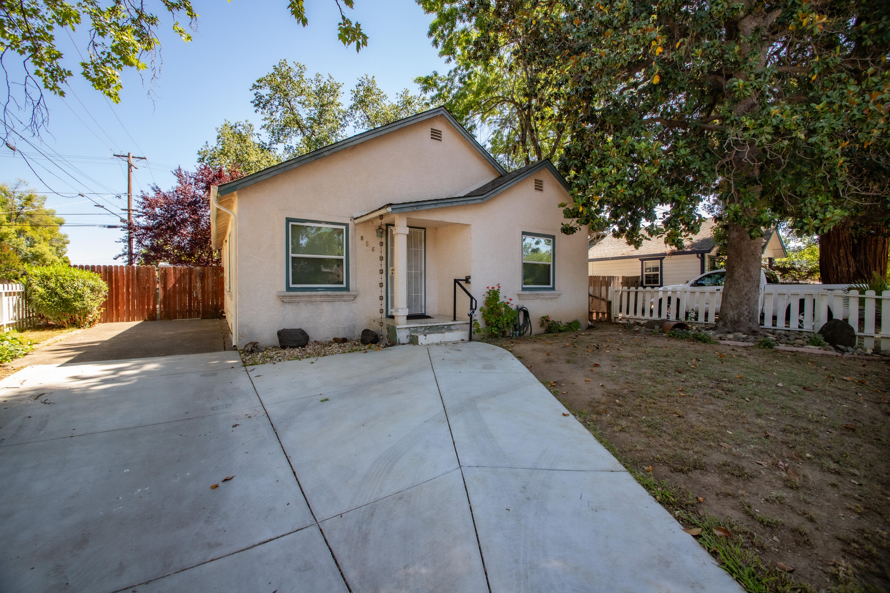 main property photo 12
