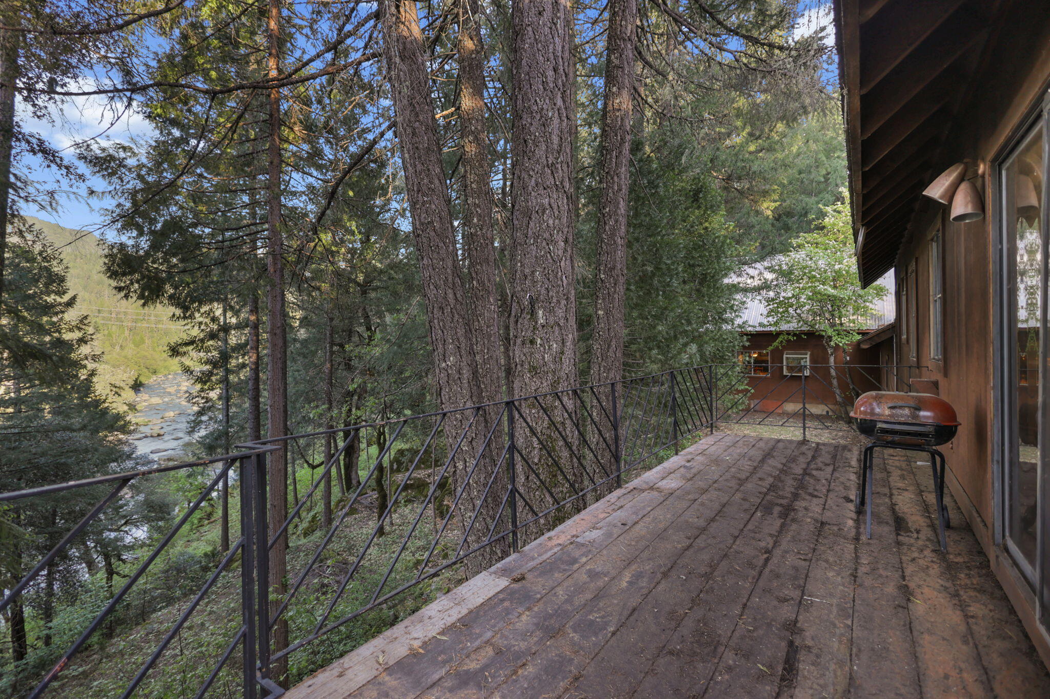 main property photo 123