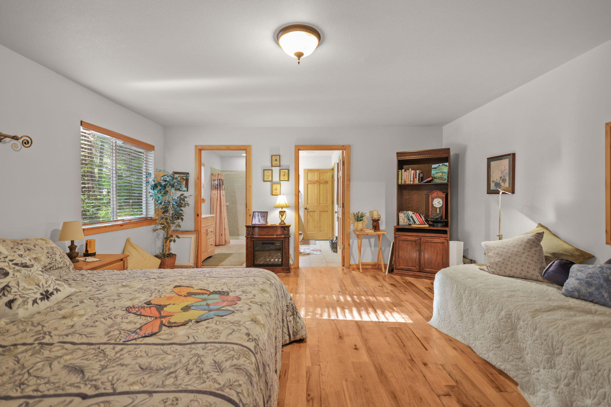 main property photo 74