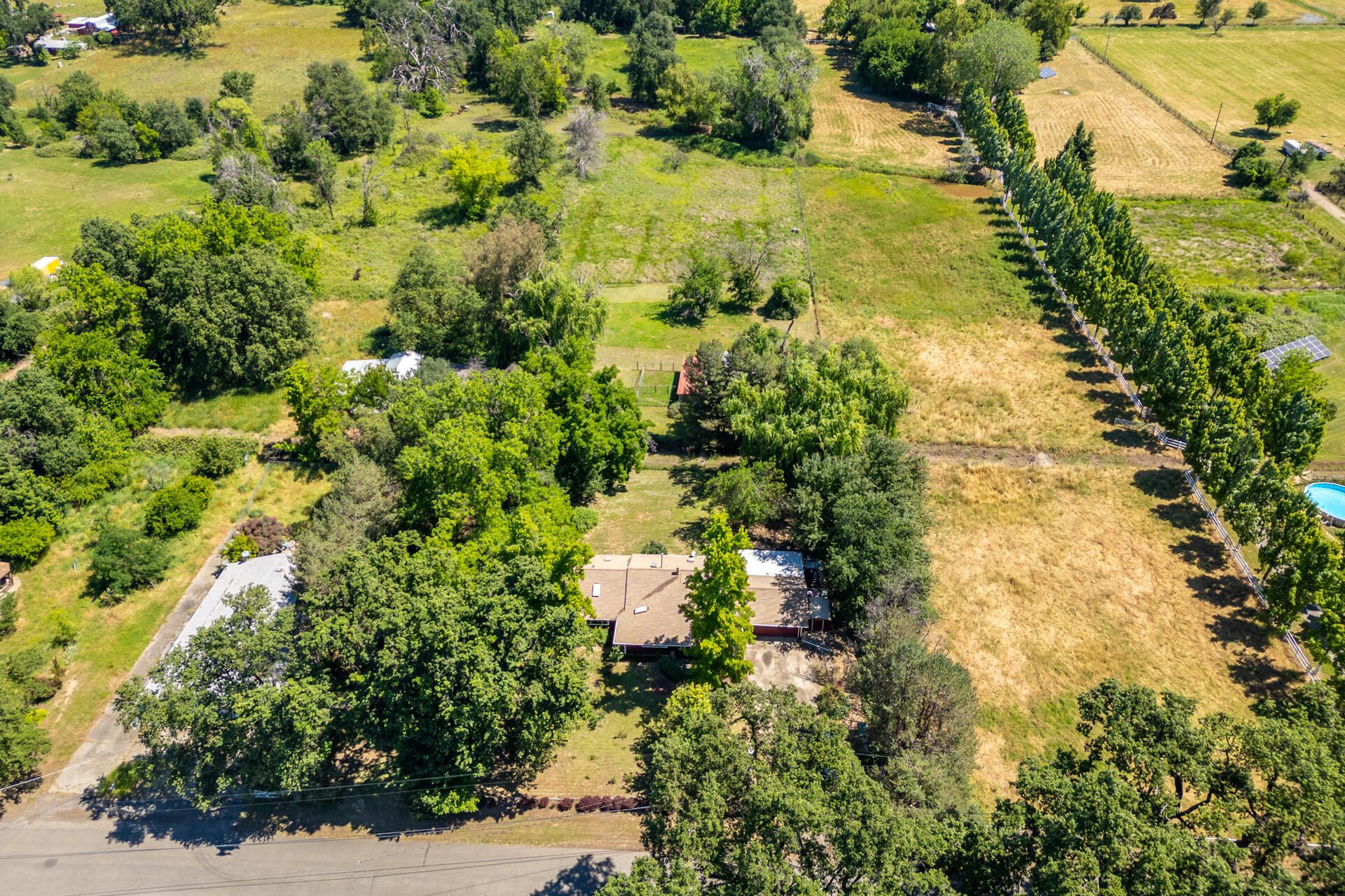 main property photo 26