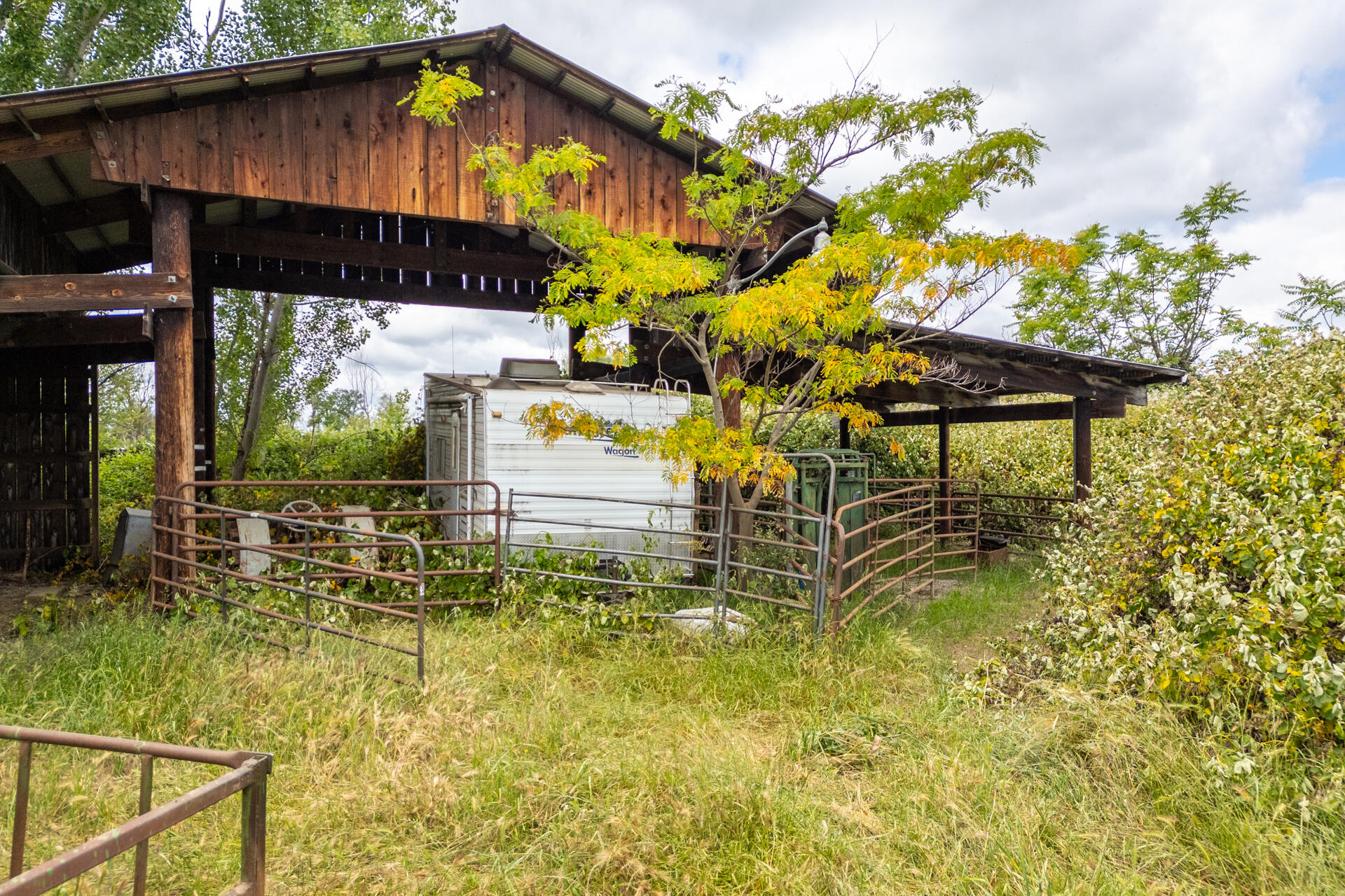 main property photo 28