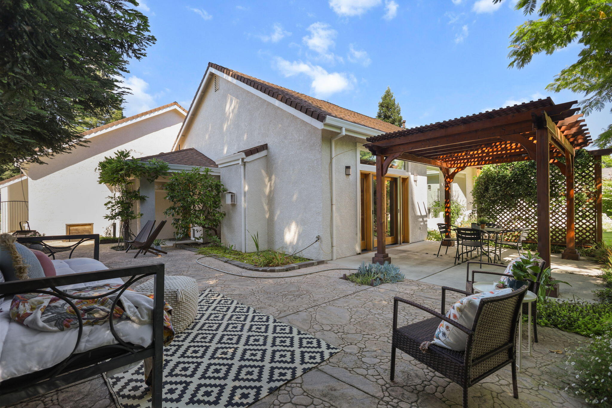 main property photo 94