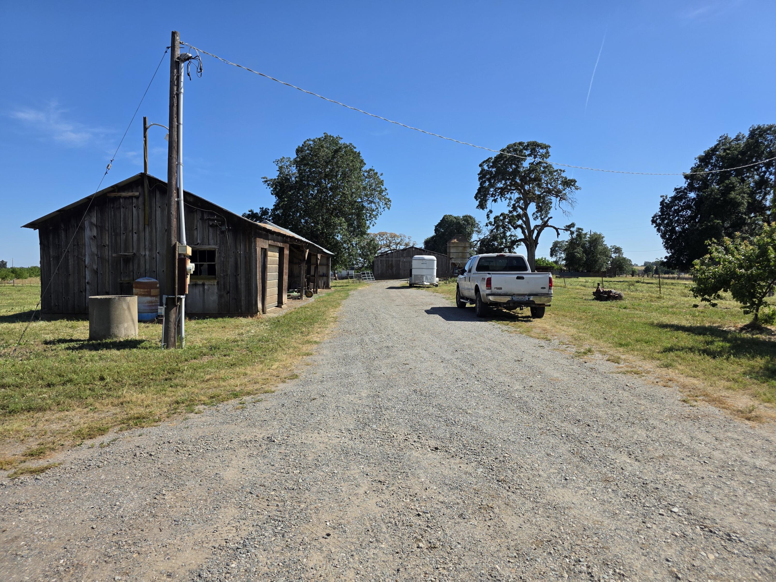 main property photo 40