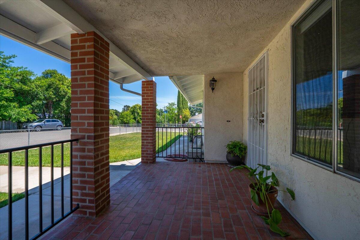 main property photo 33