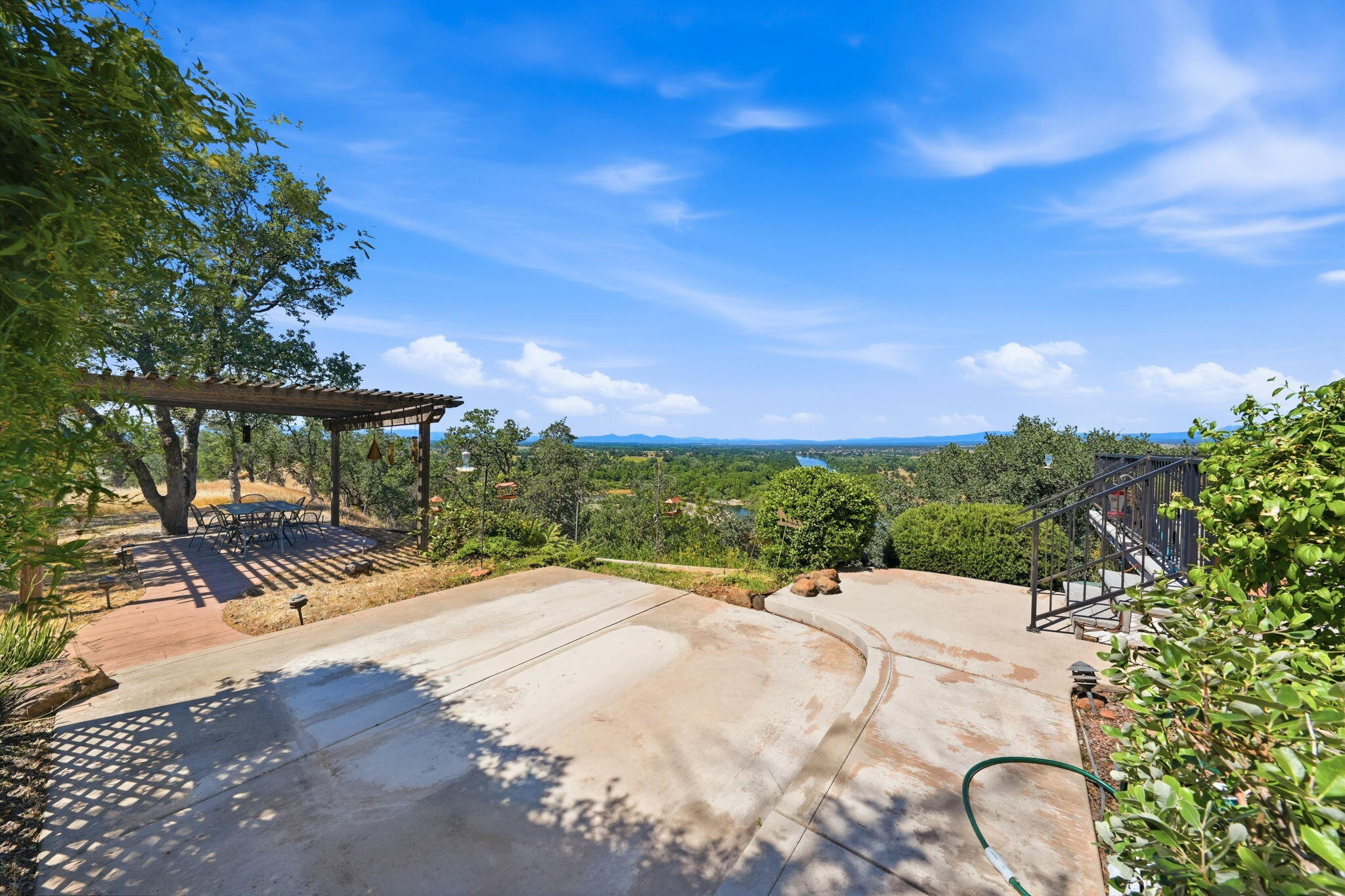 main property photo 47