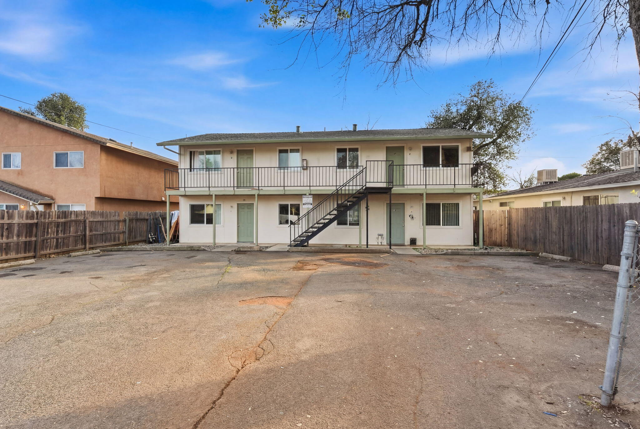 main property photo 11