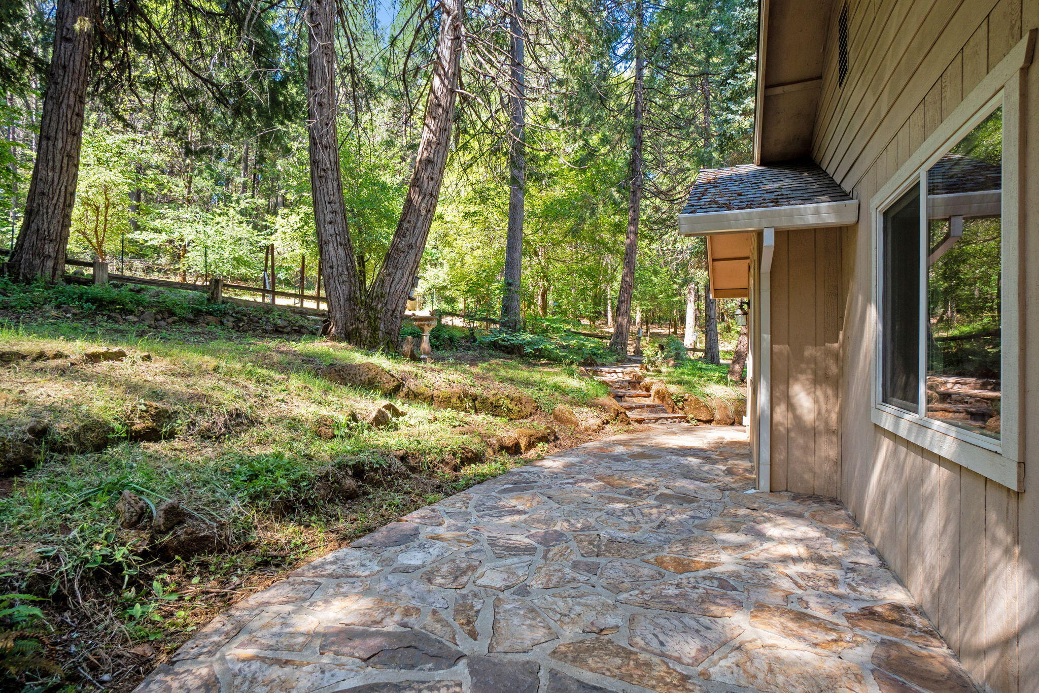 main property photo 40