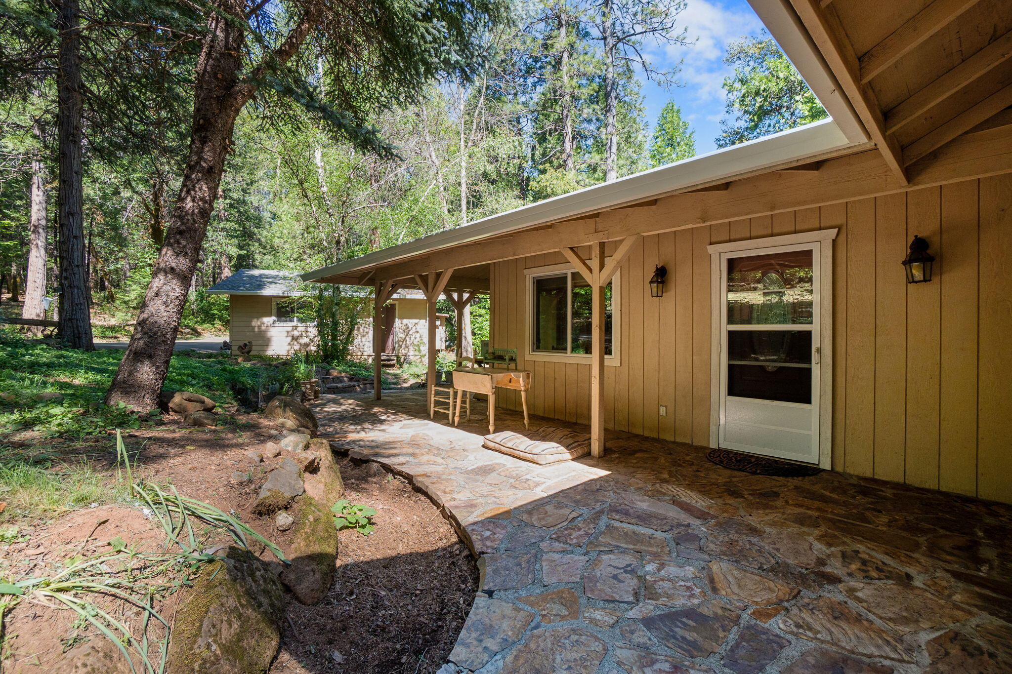main property photo 41