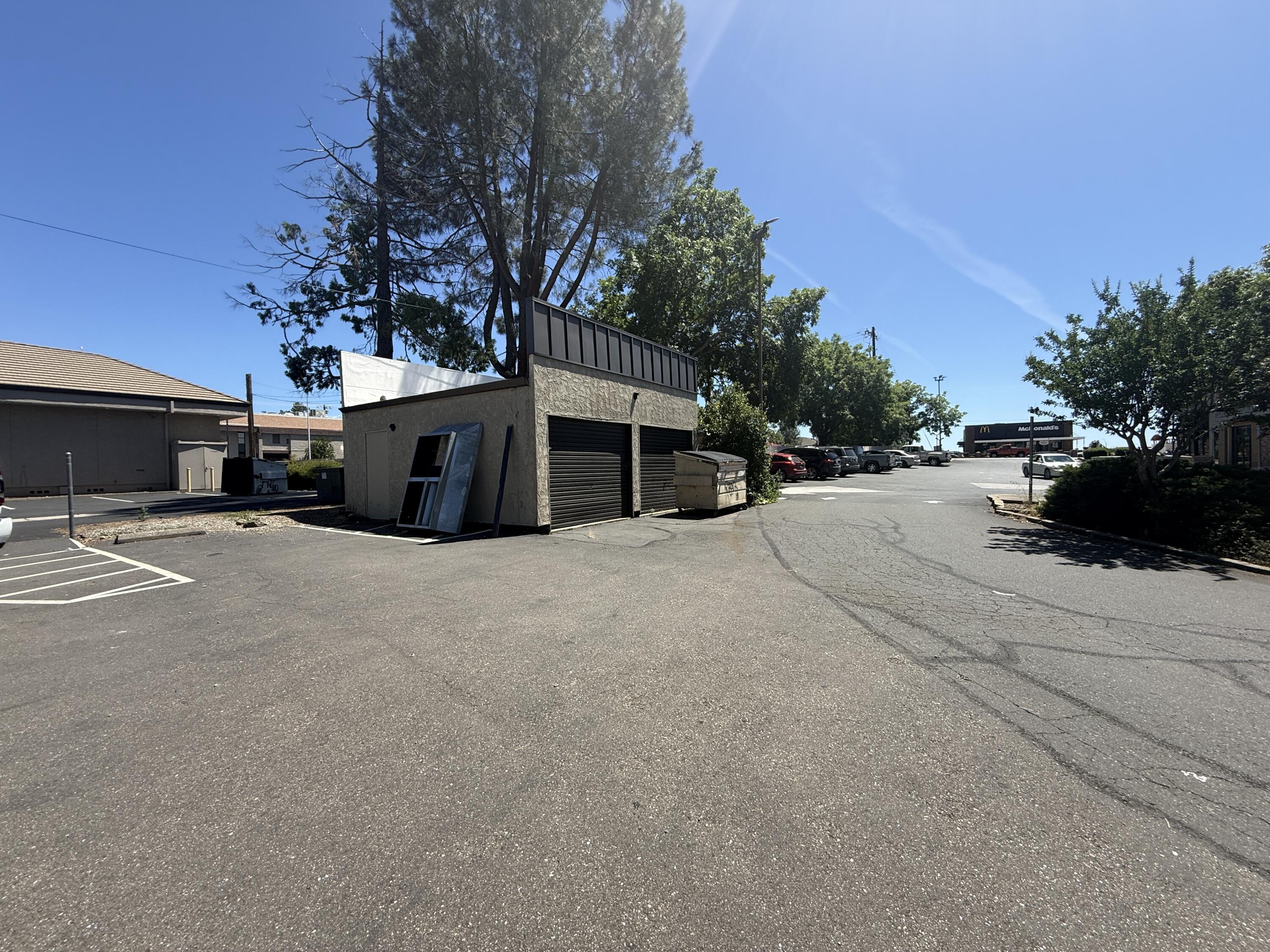 main property photo 25